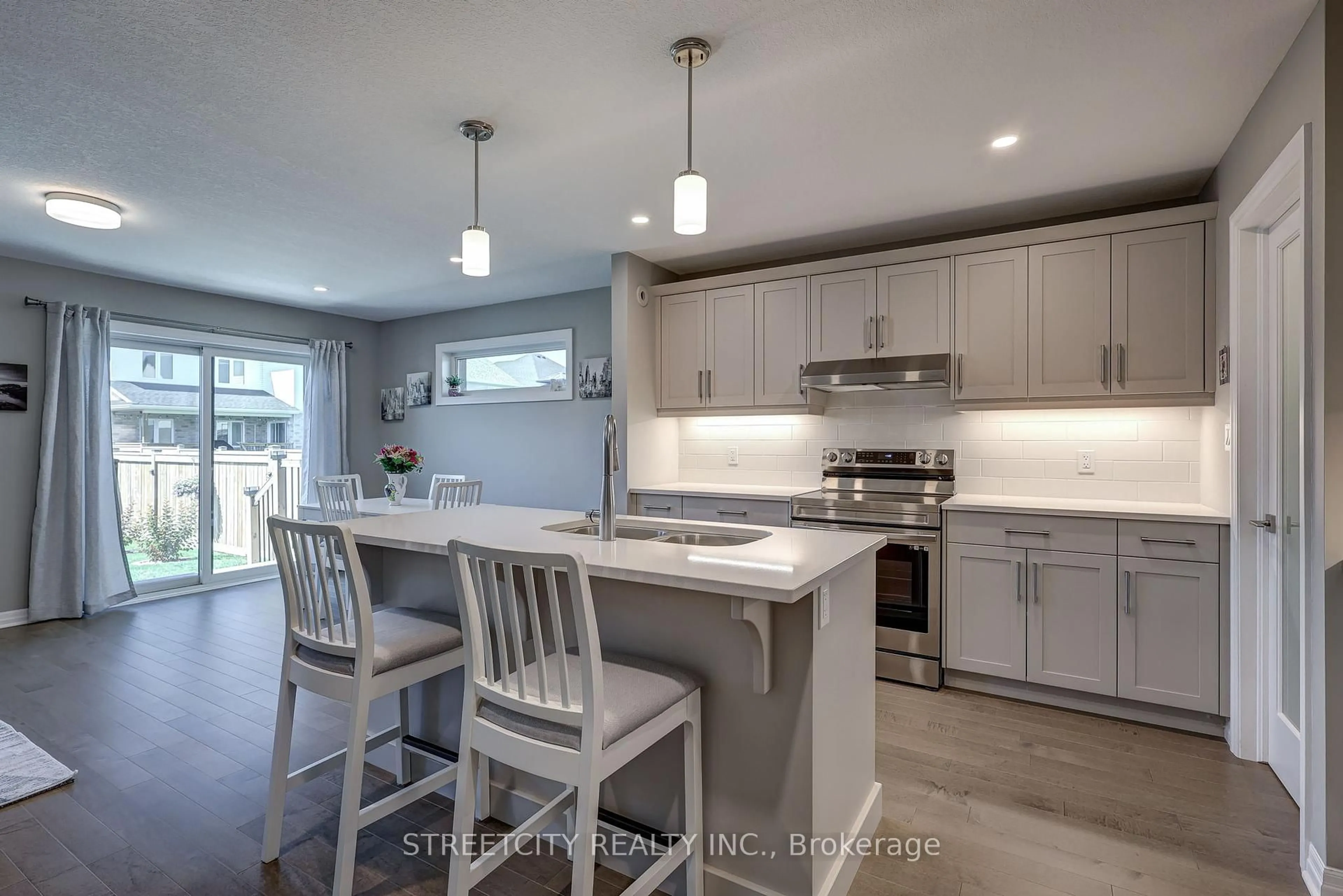 Open concept kitchen, unknown for 21 Feathers Crossing, St. Thomas Ontario N5R 0M4