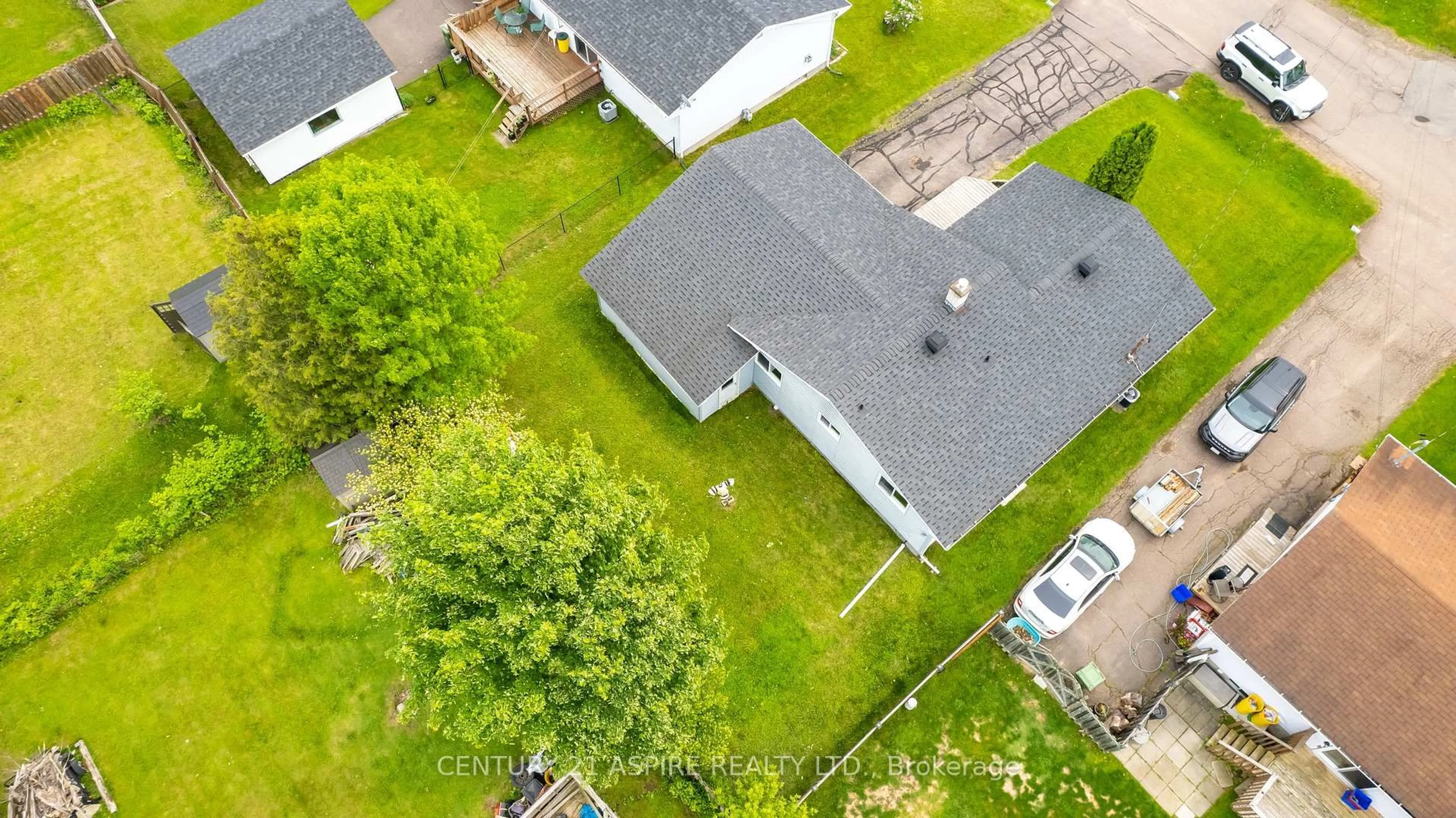A pic from outside/outdoor area/front of a property/back of a property/a pic from drone, unknown for 123 Ellis Ave, Pembroke Ontario K8A 2H7