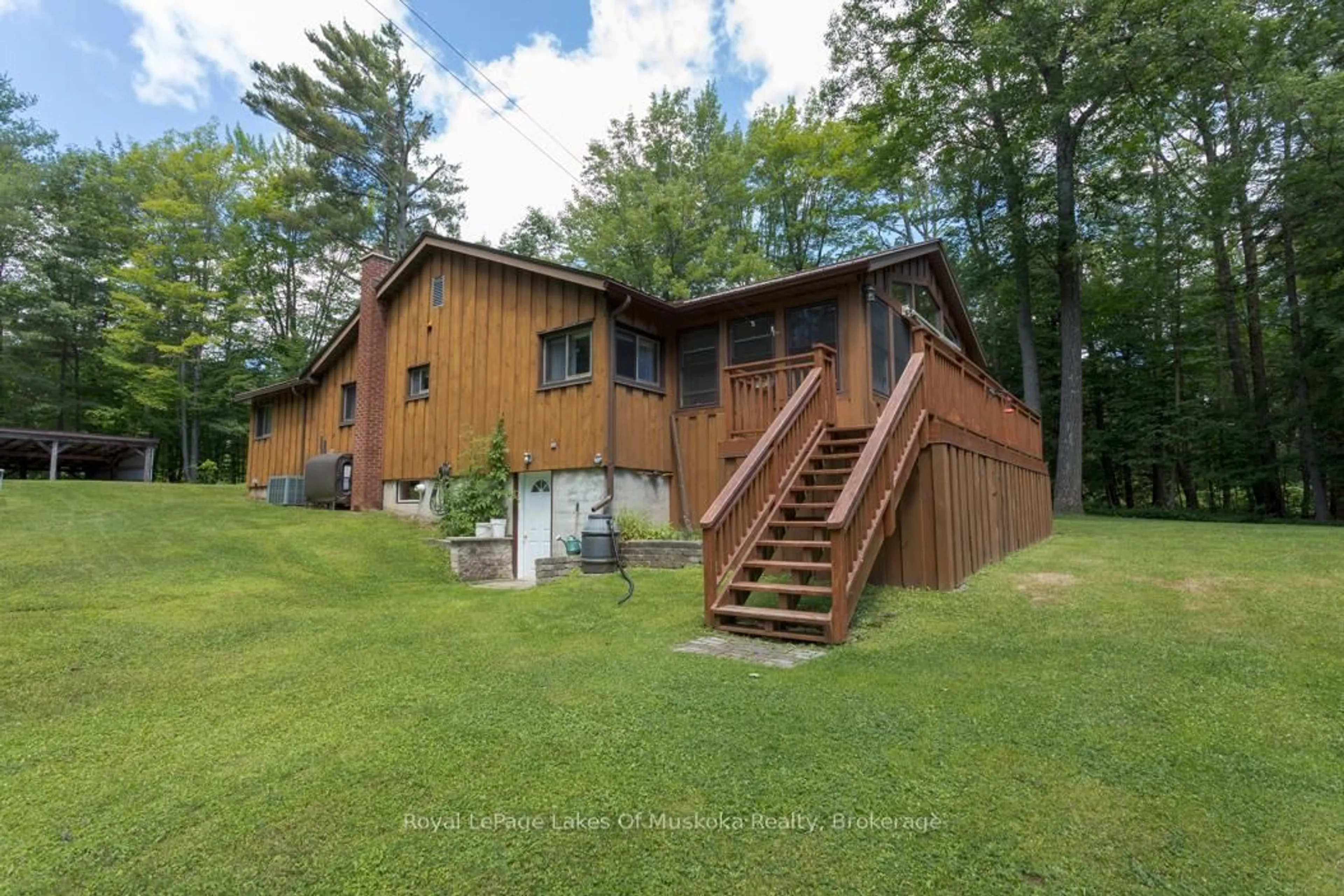 Unknown for 10 Muskoka Pines Rd, Bracebridge Ontario P1L 0A1