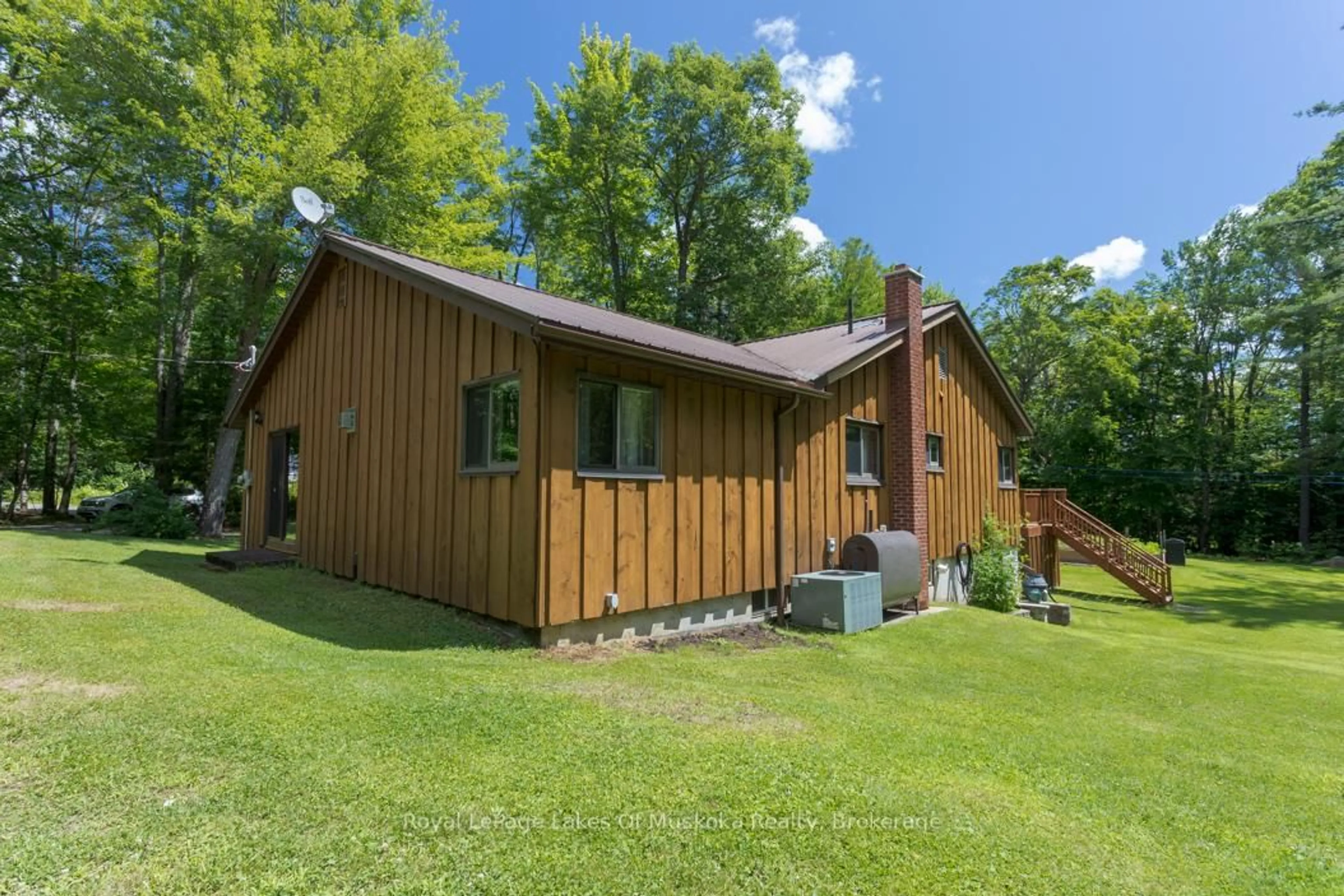 Unknown for 10 Muskoka Pines Rd, Bracebridge Ontario P1L 0A1