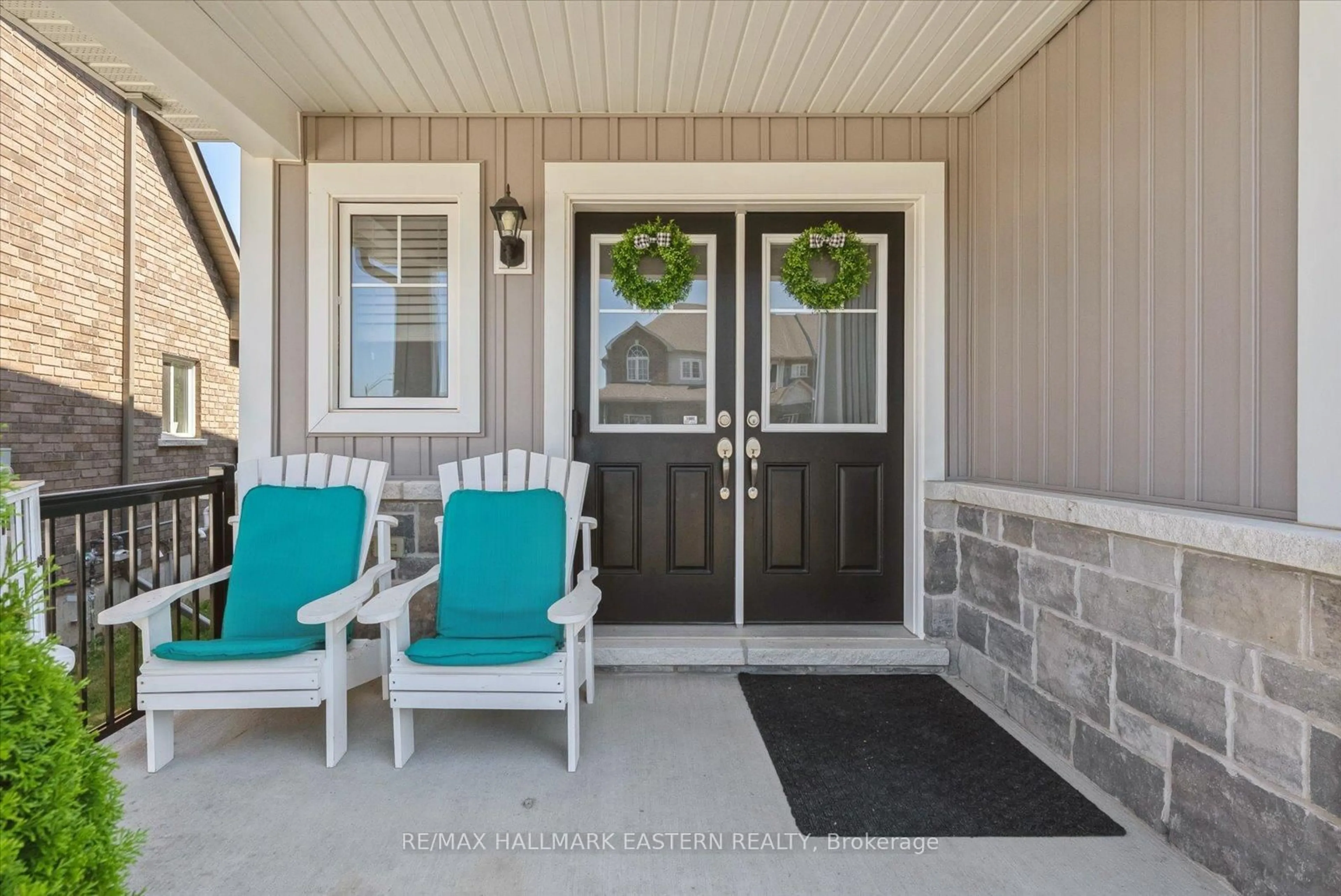 Indoor entryway for 35 Summer Lane, Selwyn Ontario K9L 1K1