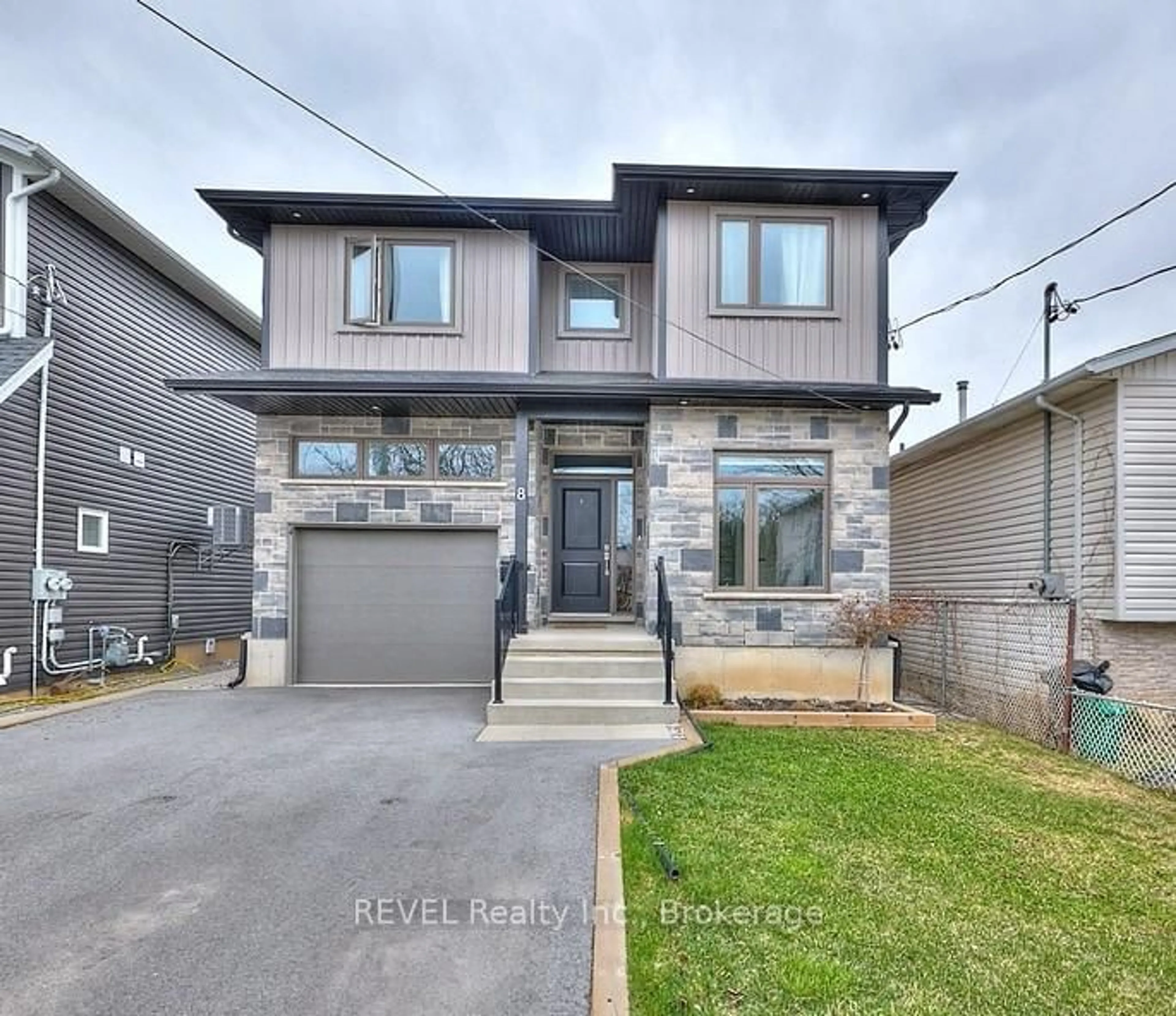Home with brick exterior material, street for 8 Nash St, St. Catharines Ontario L2S 1B5