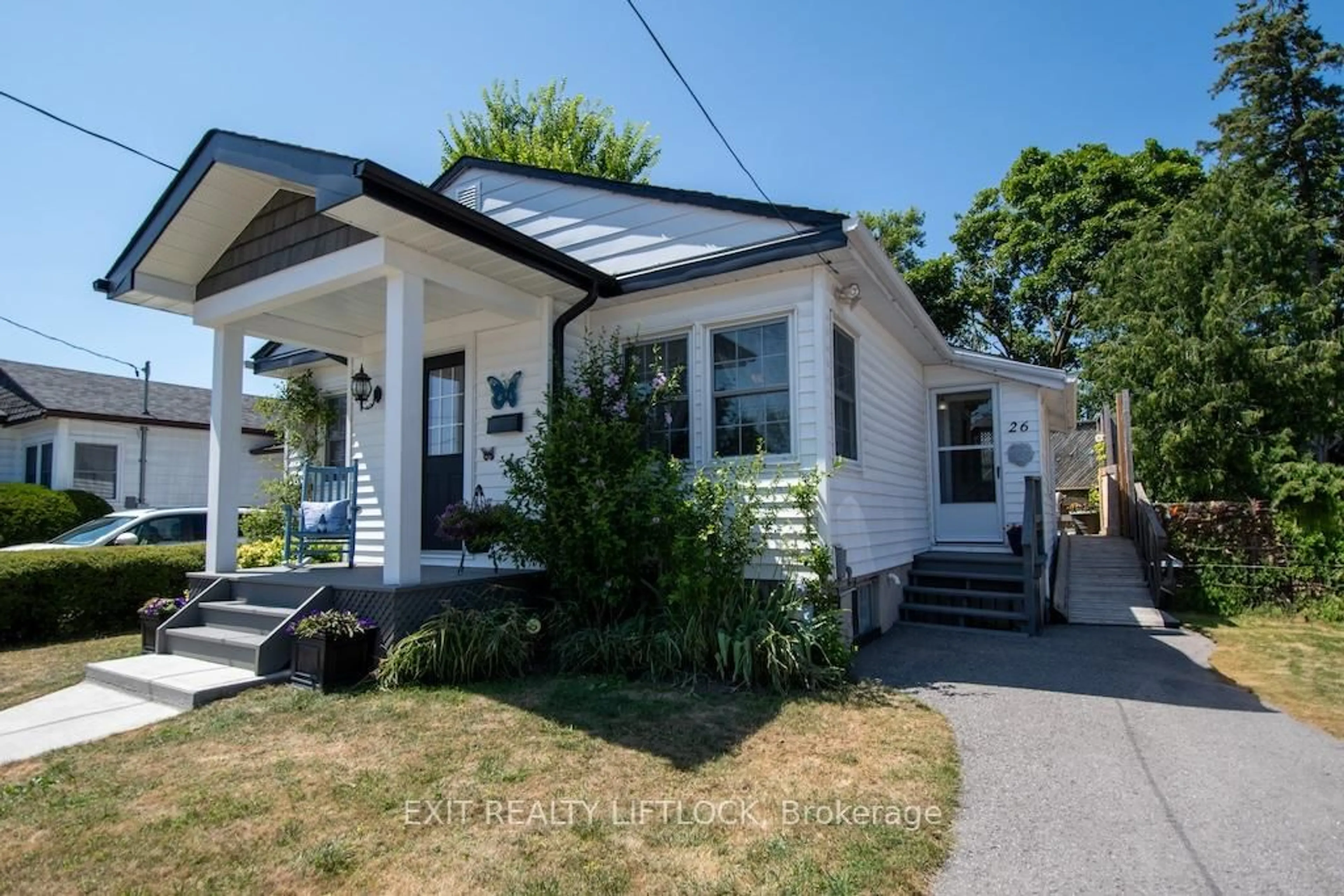Home with vinyl exterior material, street for 26 Victoria Ave, Peterborough North Ontario K9H 4V7