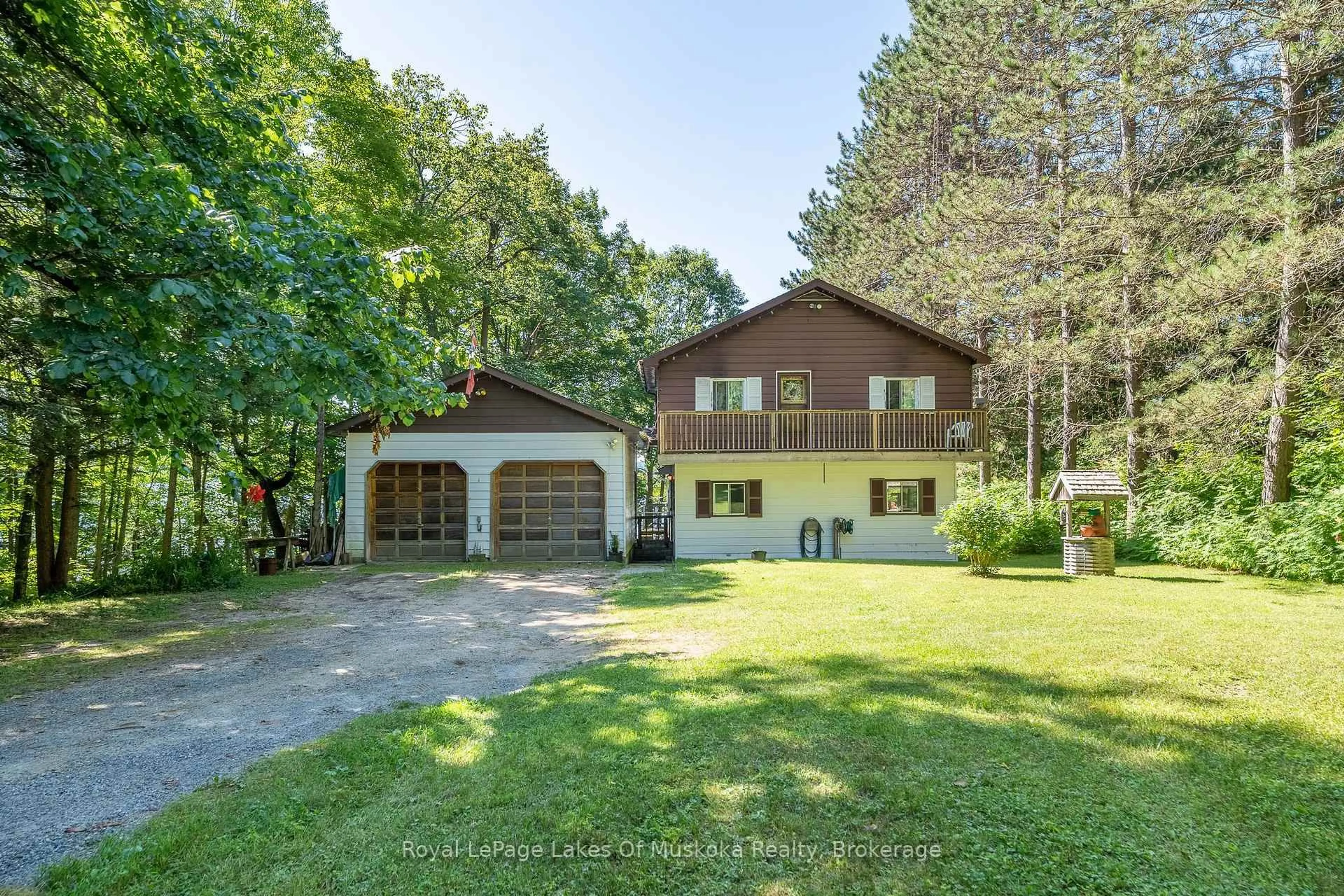 A pic from outside/outdoor area/front of a property/back of a property/a pic from drone, unknown for 1085 Ronville Rd, Lake of Bays Ontario P0A 1H0