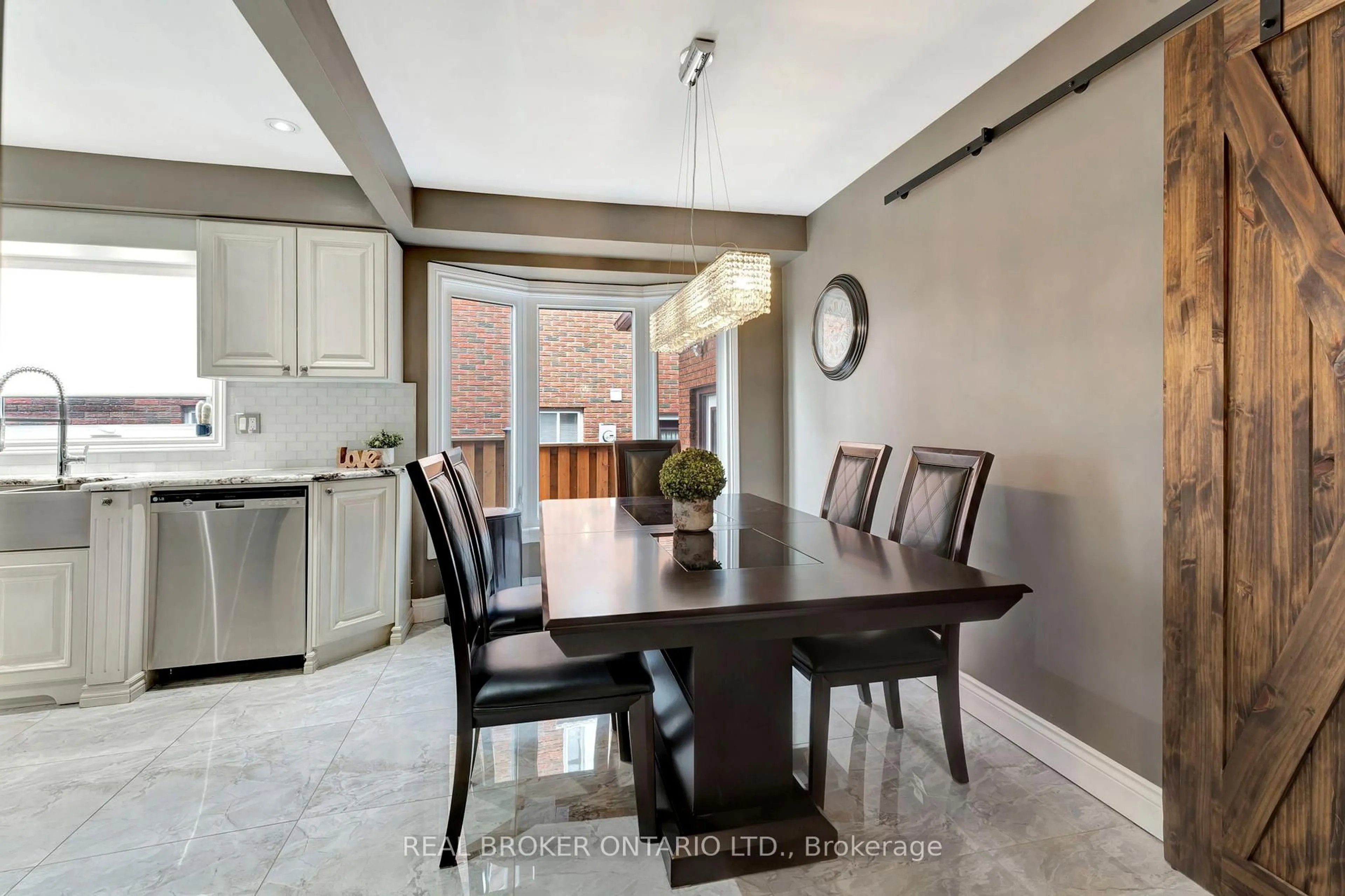 Dining room, ceramic/tile floor for 14 Federal St, Hamilton Ontario L8E 4P7