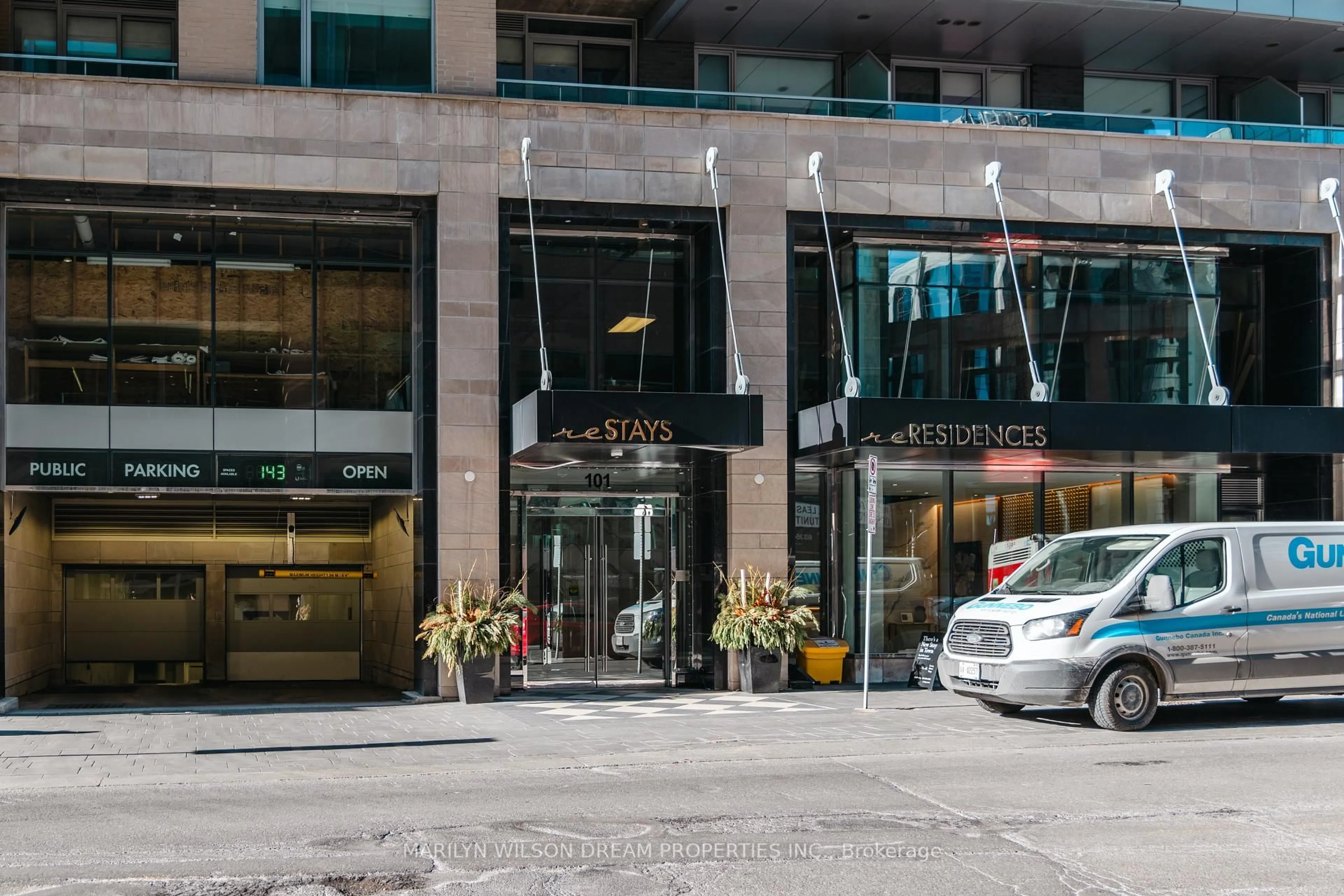 Indoor foyer for 101 Queen St #1004, Ottawa Ontario K1P 0B7