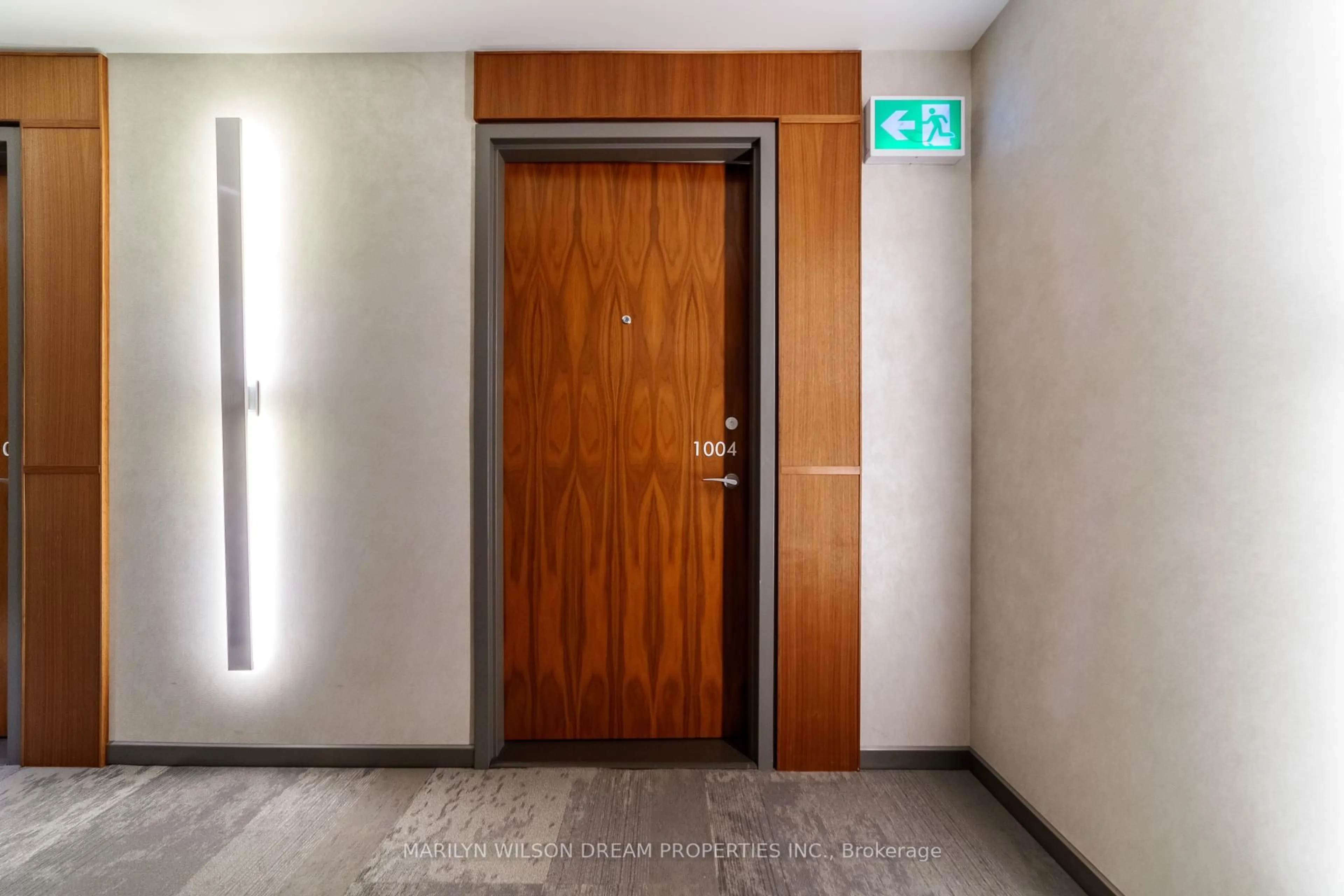 Indoor foyer for 101 Queen St #1004, Ottawa Ontario K1P 0B7