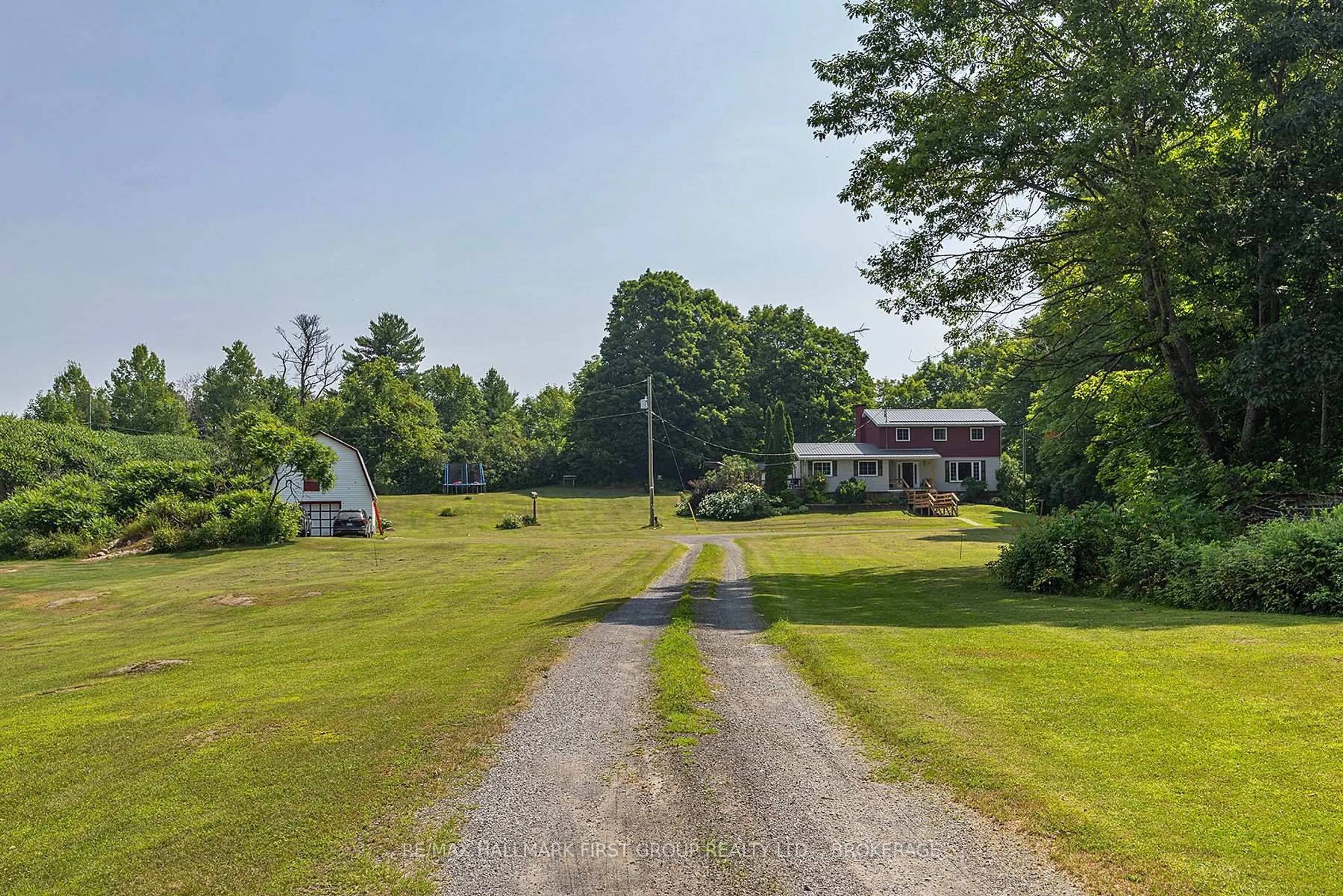A pic from outside/outdoor area/front of a property/back of a property/a pic from drone, unknown for 1086 Moon Rd, Godfrey Ontario K0H 1T0