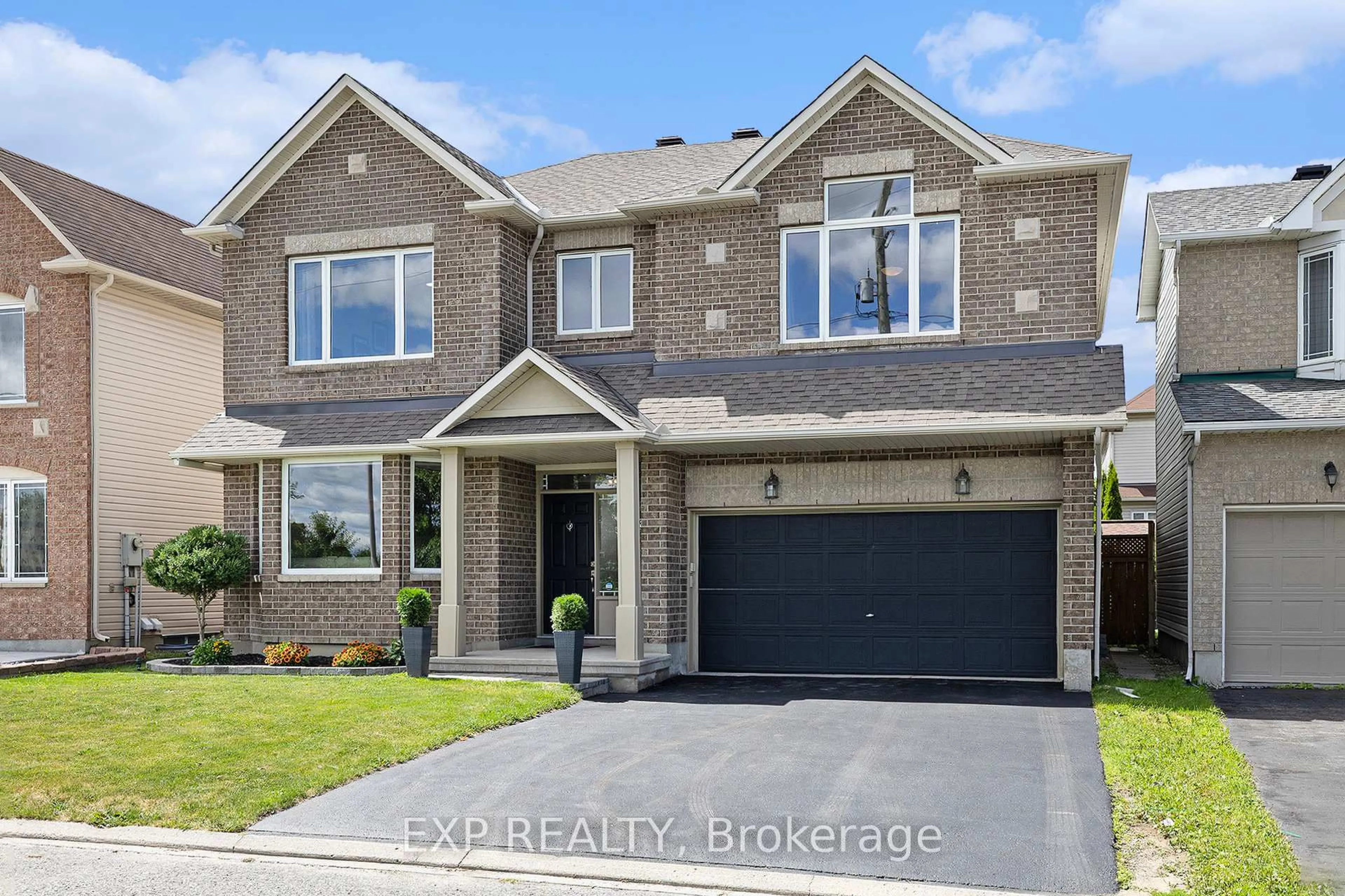 Home with brick exterior material, street for 184 Harbour View St, Ottawa Ontario K2G 7B4