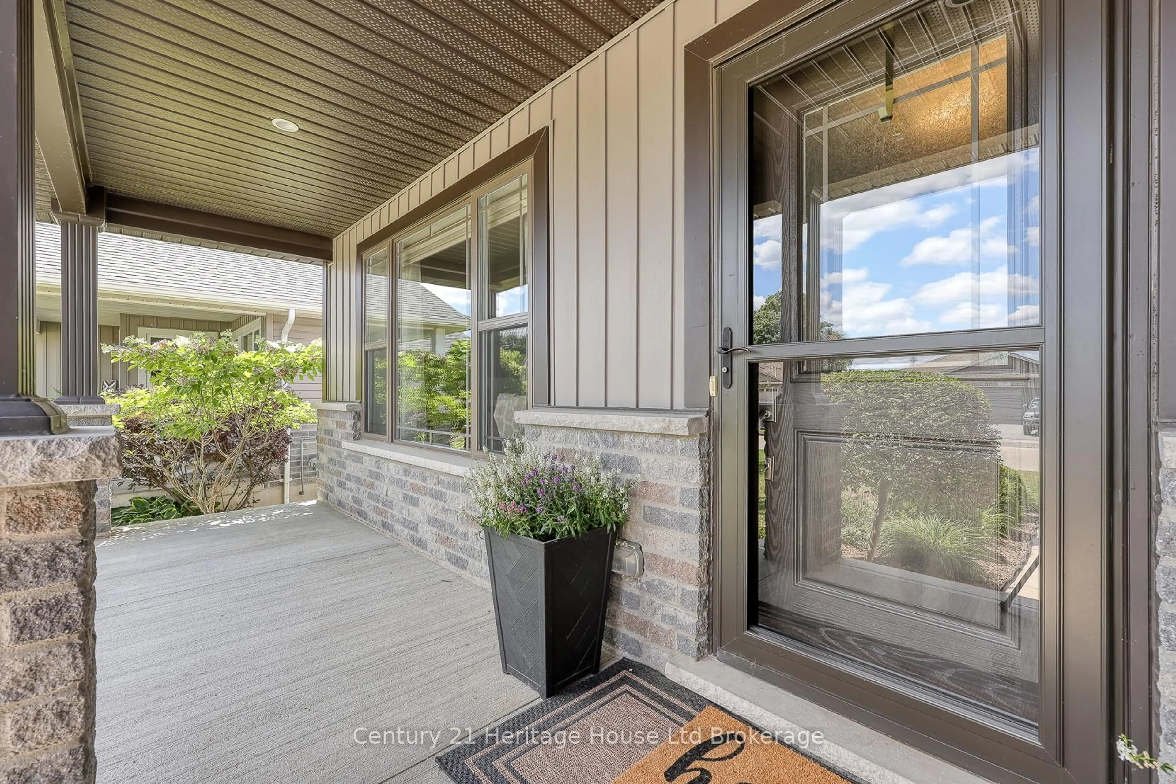 Indoor entryway for 89 Walker Rd, Ingersoll Ontario N5C 0A6