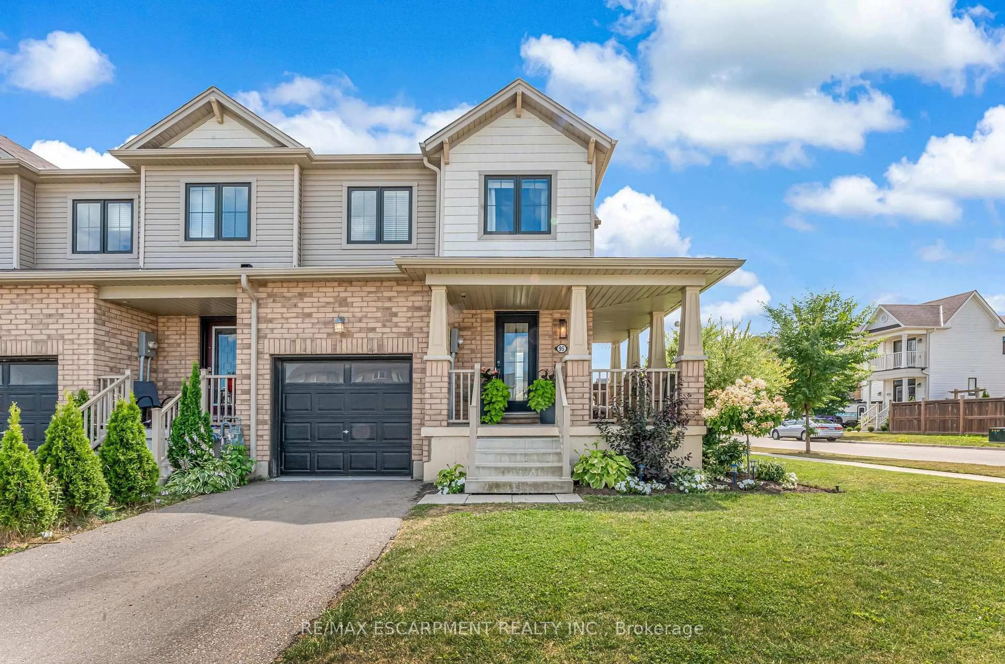 Home with brick exterior material, street for 95 Thompson Rd, Haldimand Ontario N3W 0B8