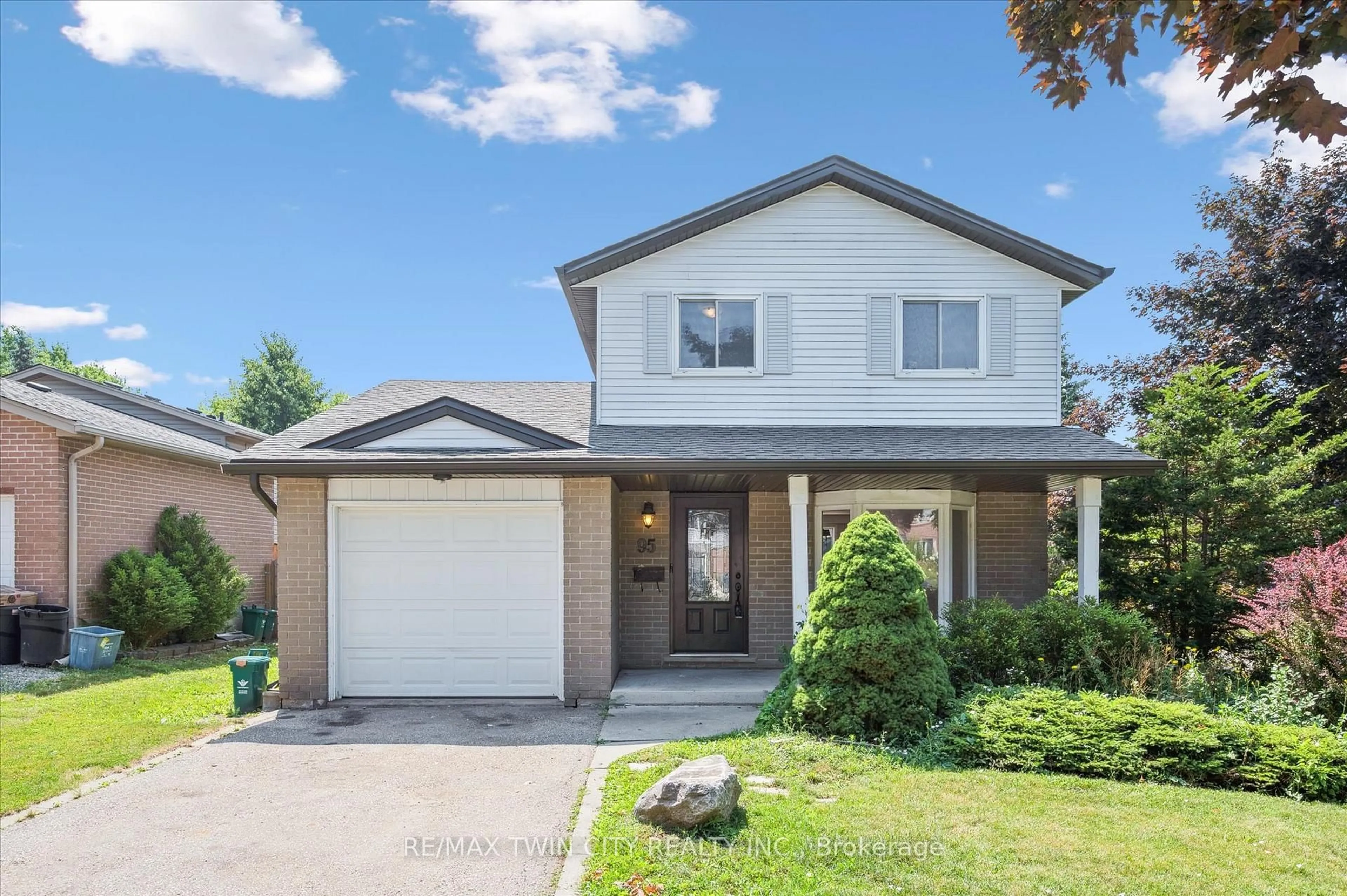 Home with vinyl exterior material, street for 95 COVINGTON Cres, Kitchener Ontario N2N 2X1