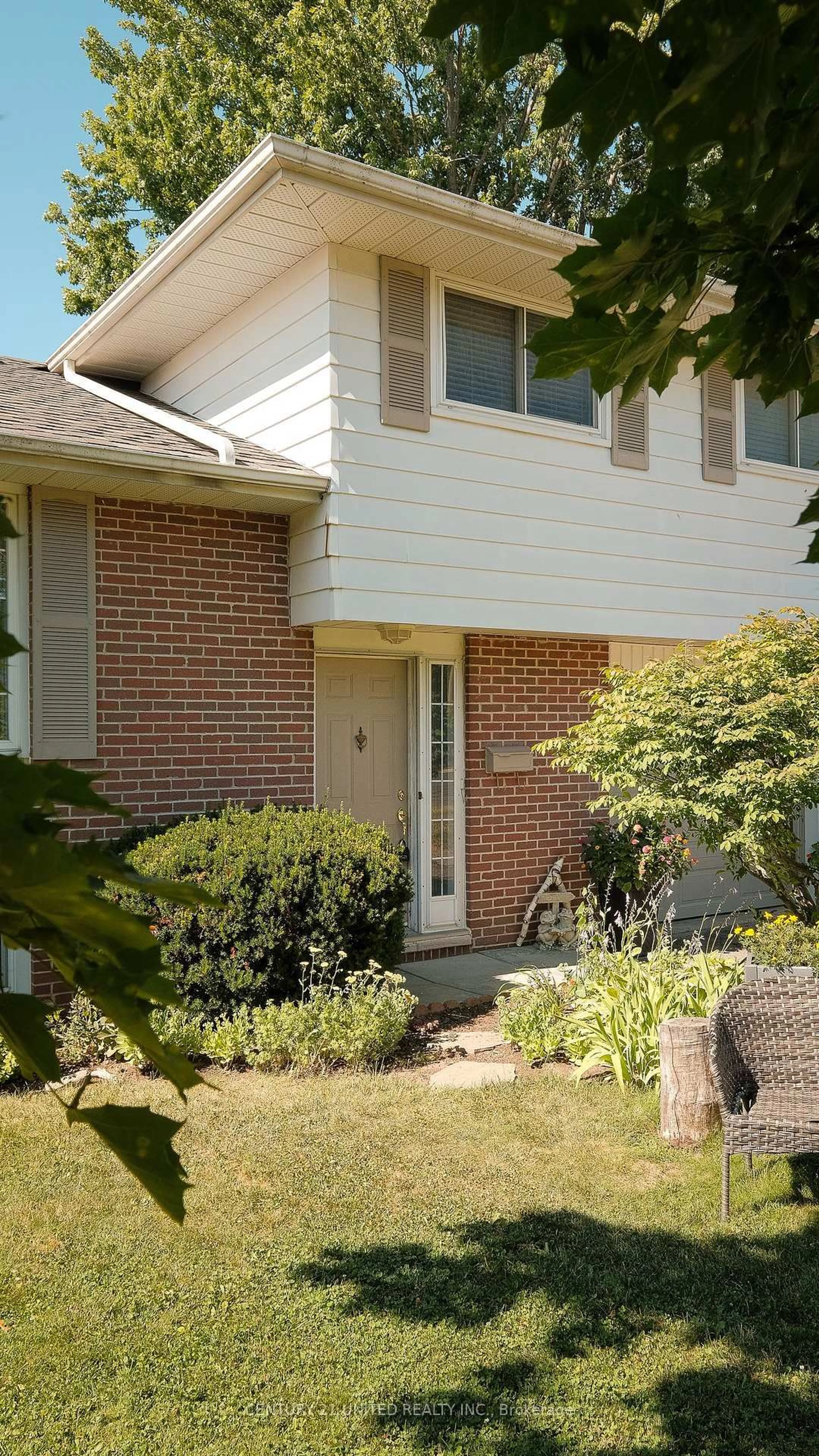 Home with brick exterior material, street for 888 Sydenham Rd, Peterborough South Ontario K9J 1K2