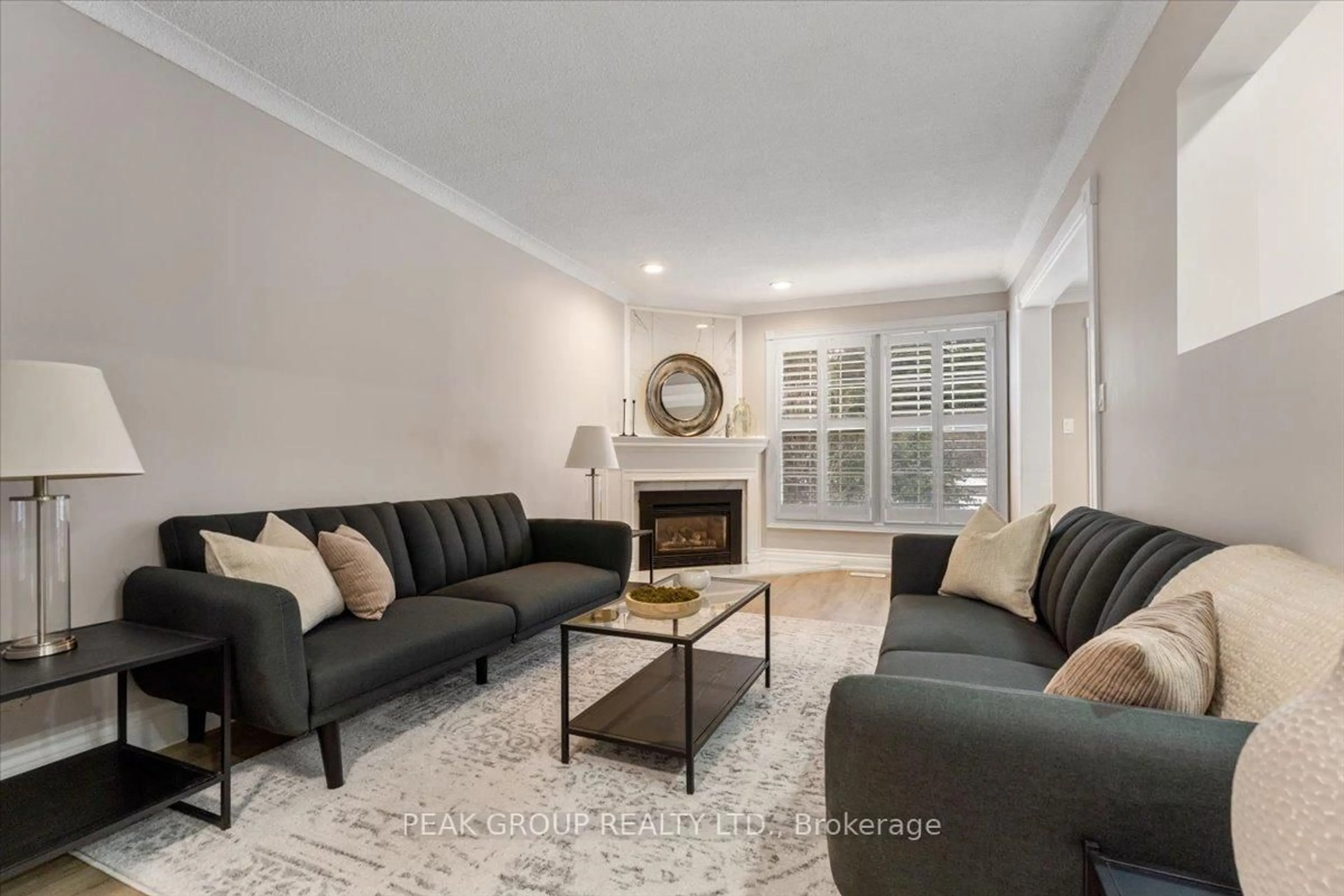 Living room with furniture, unknown for 1599 Pelham St, Pelham Ontario L2R 6P7