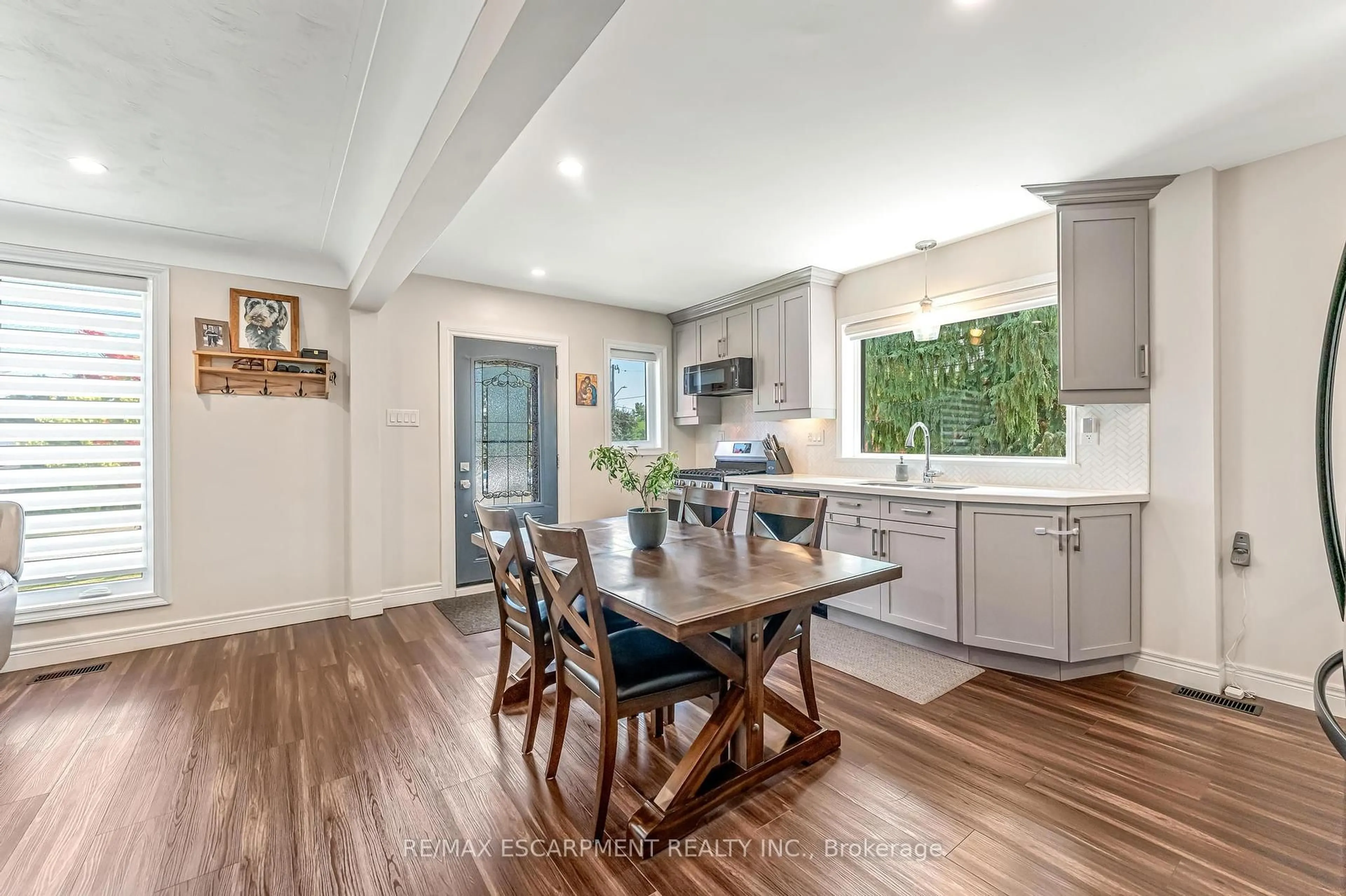 Open concept kitchen, unknown for 25 Alba St, Hamilton Ontario L8G 1N9
