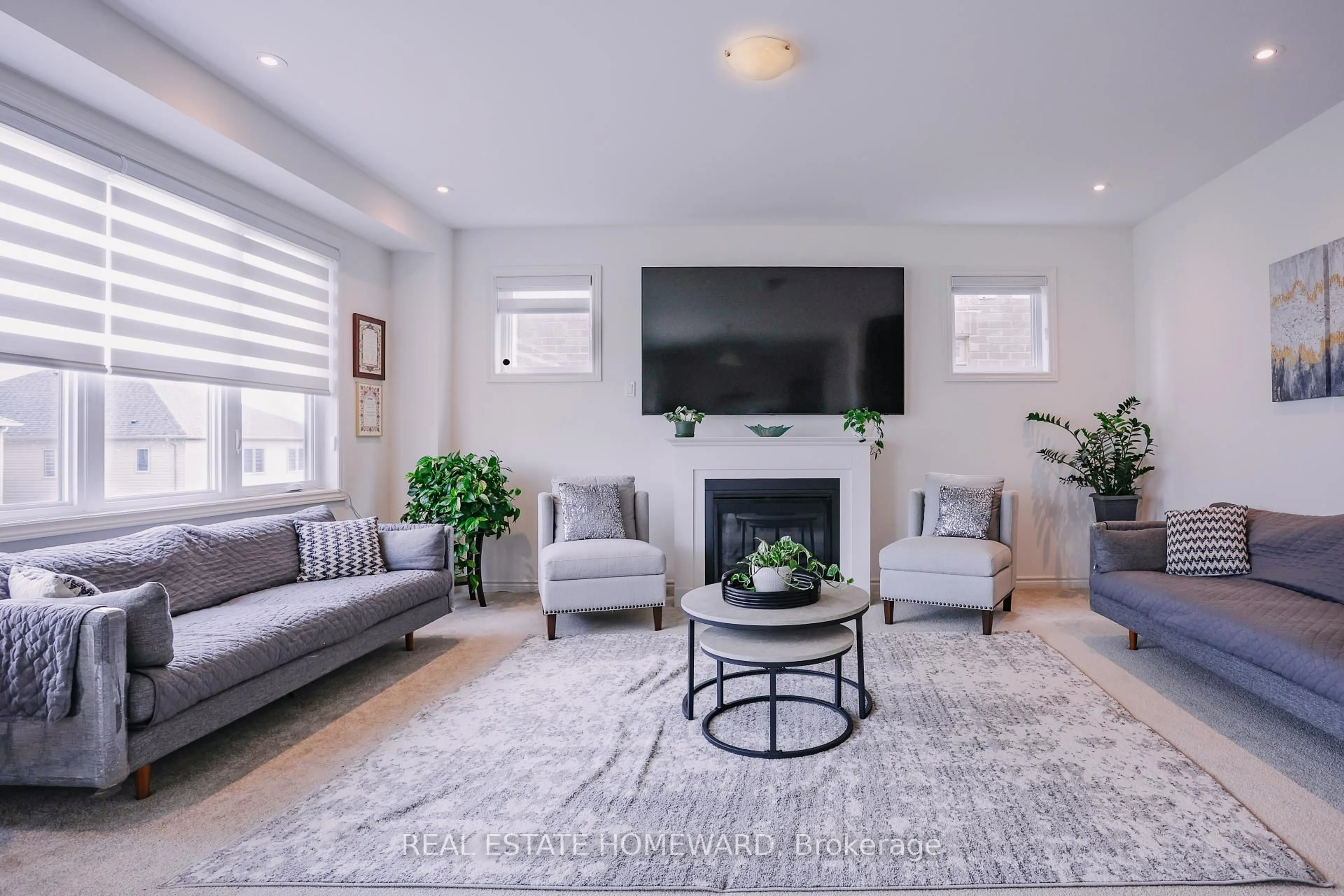 Living room with furniture, unknown for 111 Rea Dr, Centre Wellington Ontario N1M 2W3