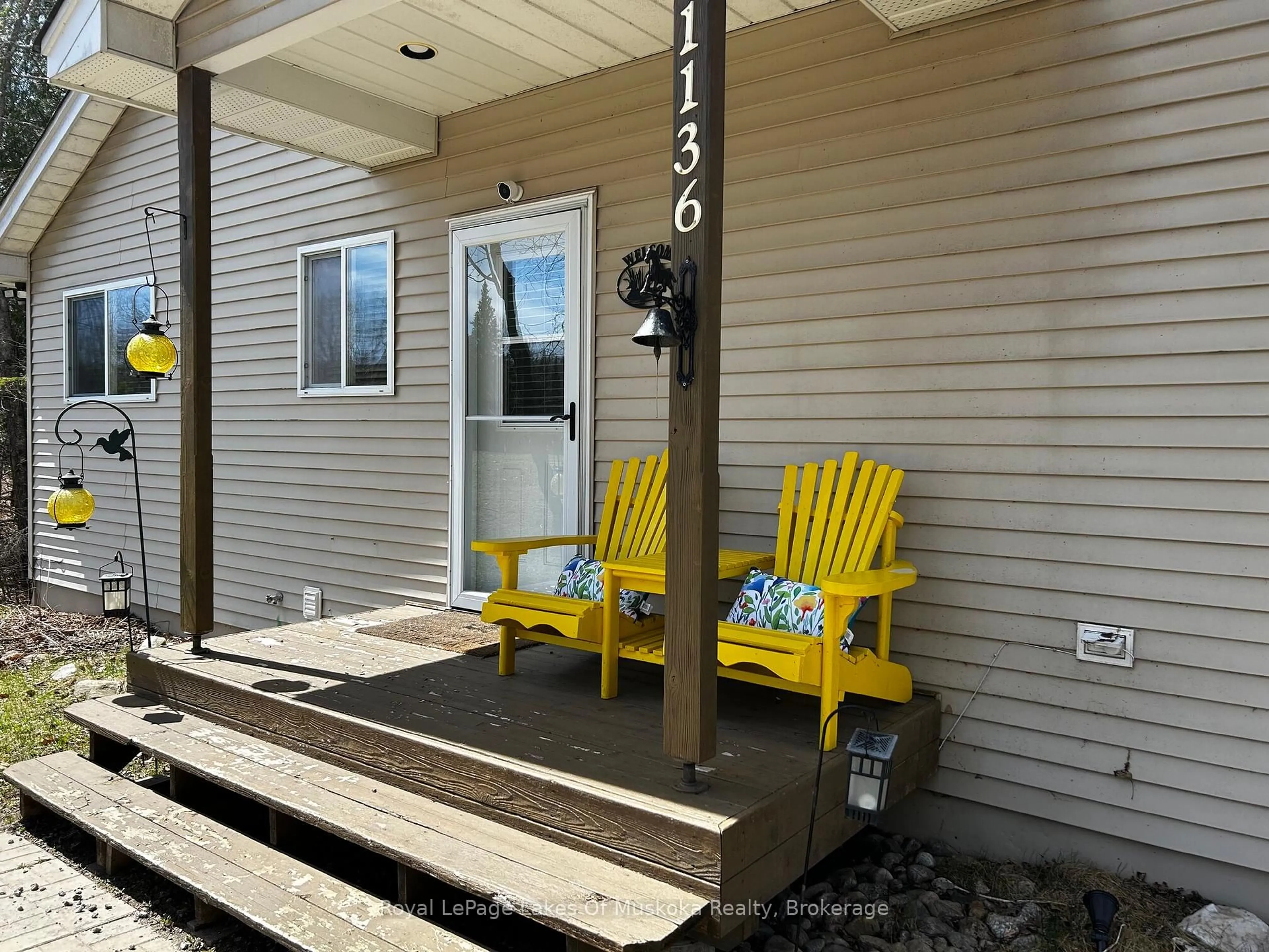 Patio, street for 1136 LAKESIDE Tr, Magnetawan Ontario P0A 1P0