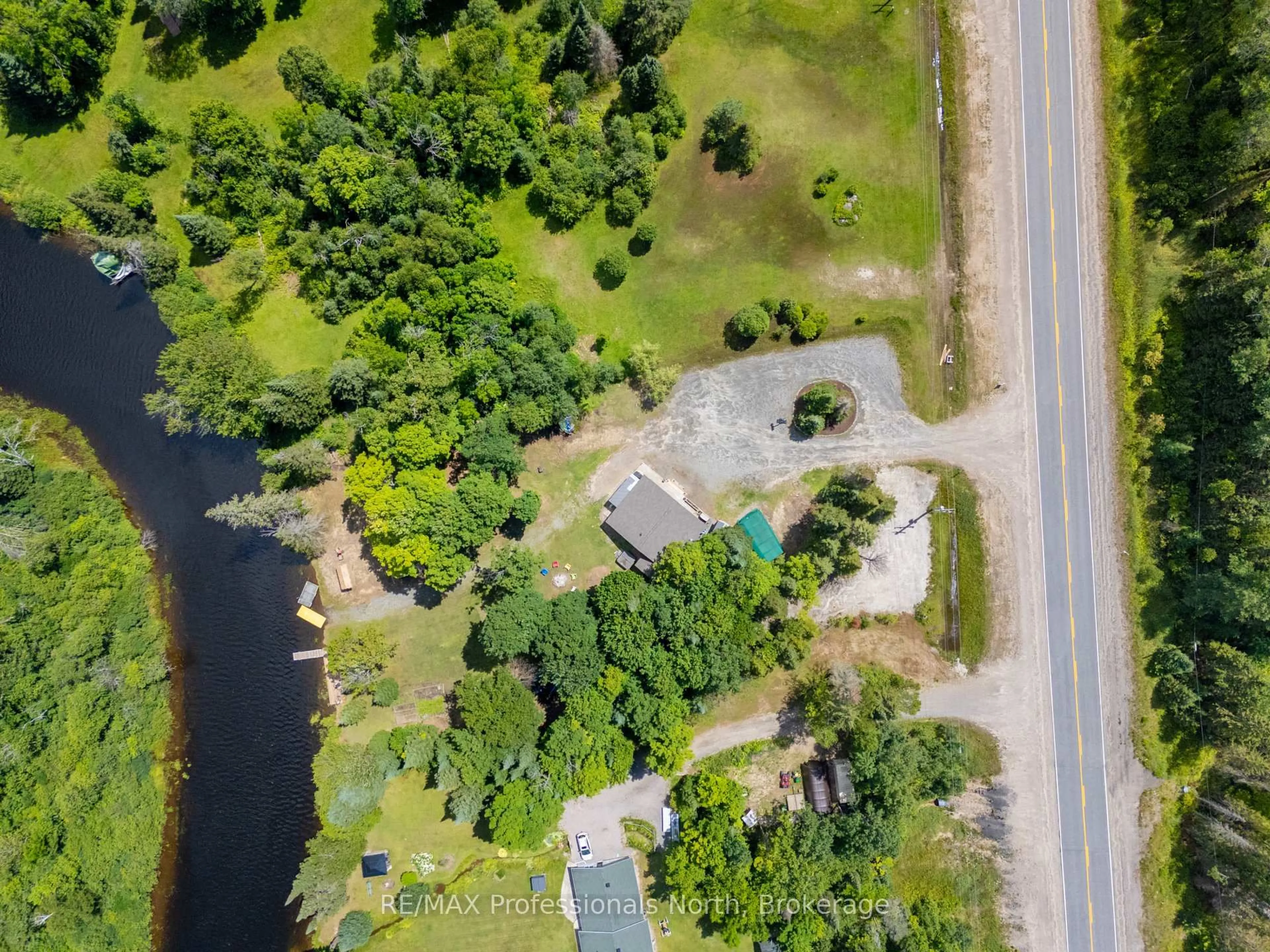 A pic from outside/outdoor area/front of a property/back of a property/a pic from drone, water/lake/river/ocean view for 899 KATRINE Rd, Burk's Falls Ontario P0A 1C0