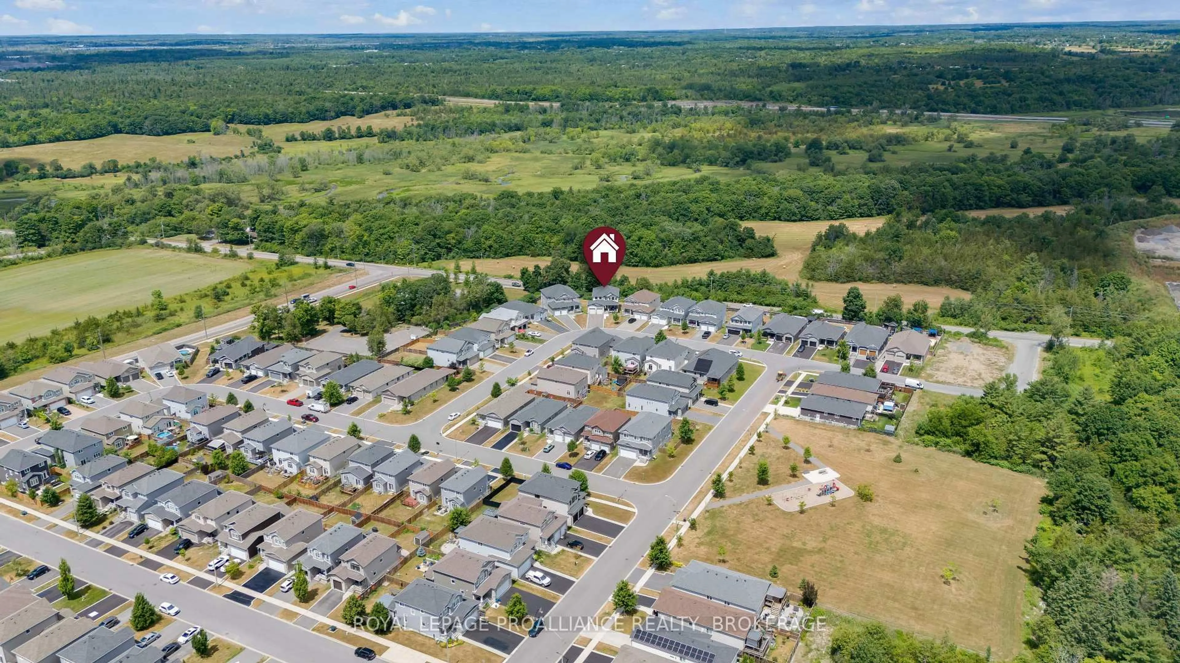 A pic from outside/outdoor area/front of a property/back of a property/a pic from drone, unknown for 1713 Executive Ave, Kingston Ontario K7P 0L9