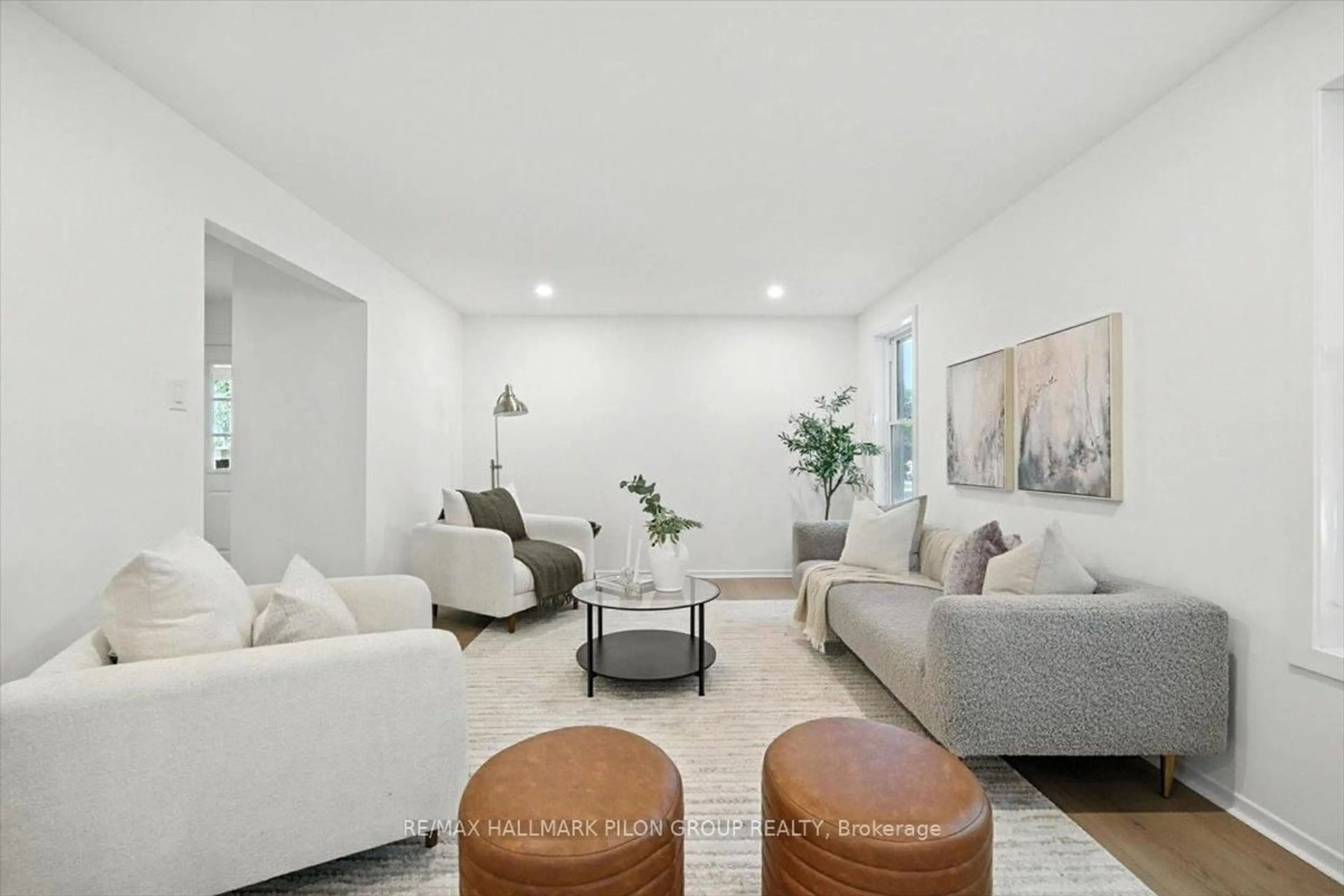 Living room with furniture, unknown for 126 Hawk Cres, Ottawa Ontario K1V 9G7