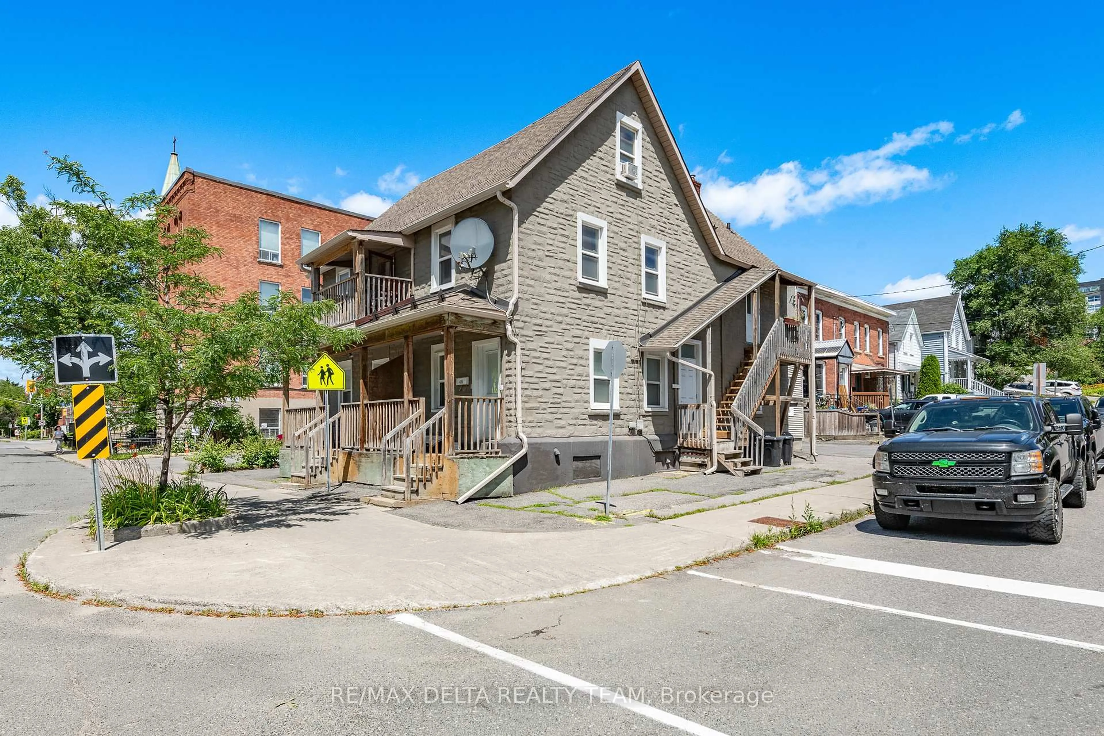 Unknown for 437-439 BOOTH St, Ottawa Ontario K1R 7K8