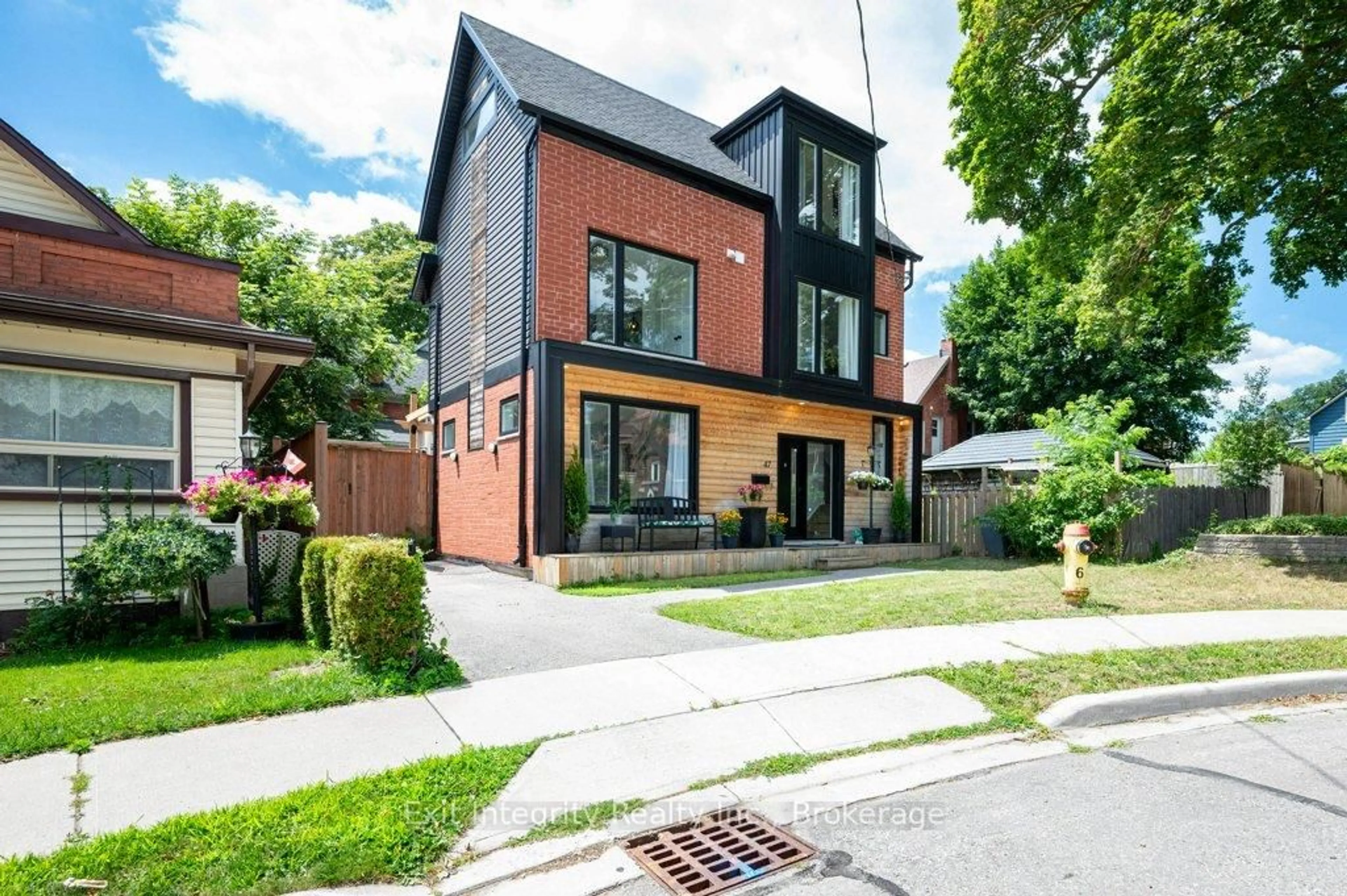 Home with brick exterior material, street for 47 Gruhn St, Kitchener Ontario N2G 1S5