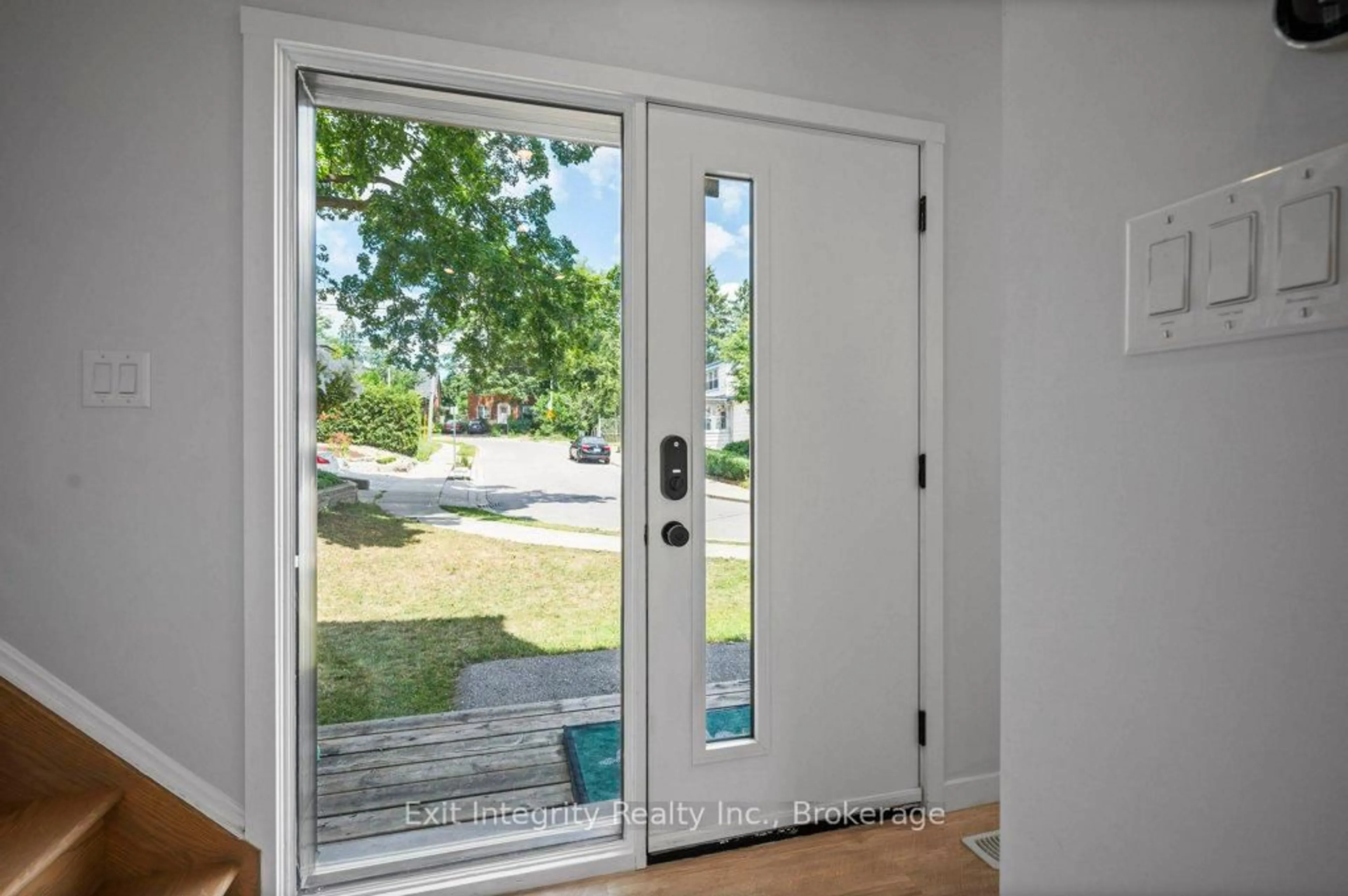 Indoor entryway for 47 Gruhn St, Kitchener Ontario N2G 1S5