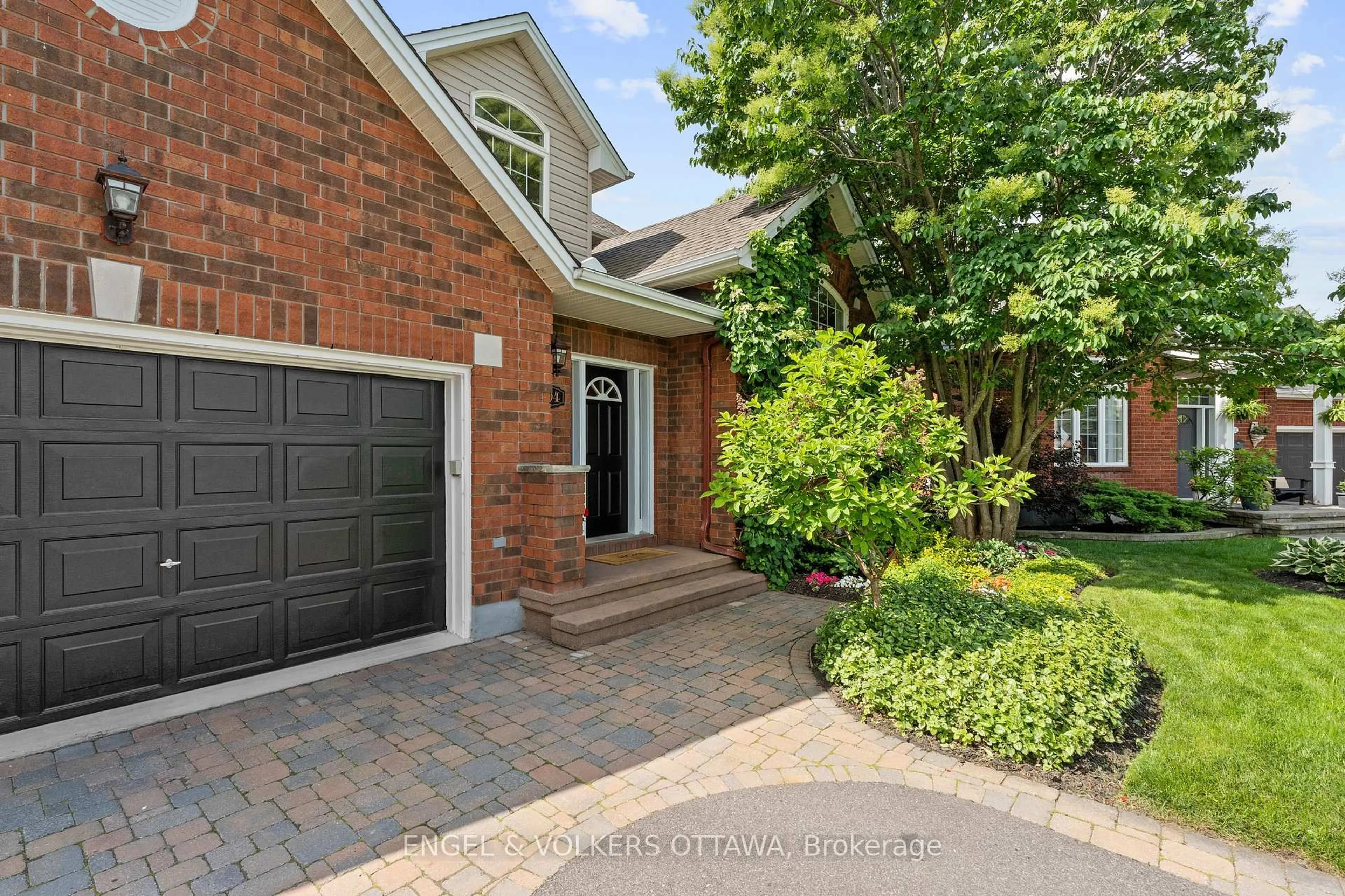 Home with brick exterior material, street for 804 Covehead Cres, Ottawa Ontario K1V 1M3