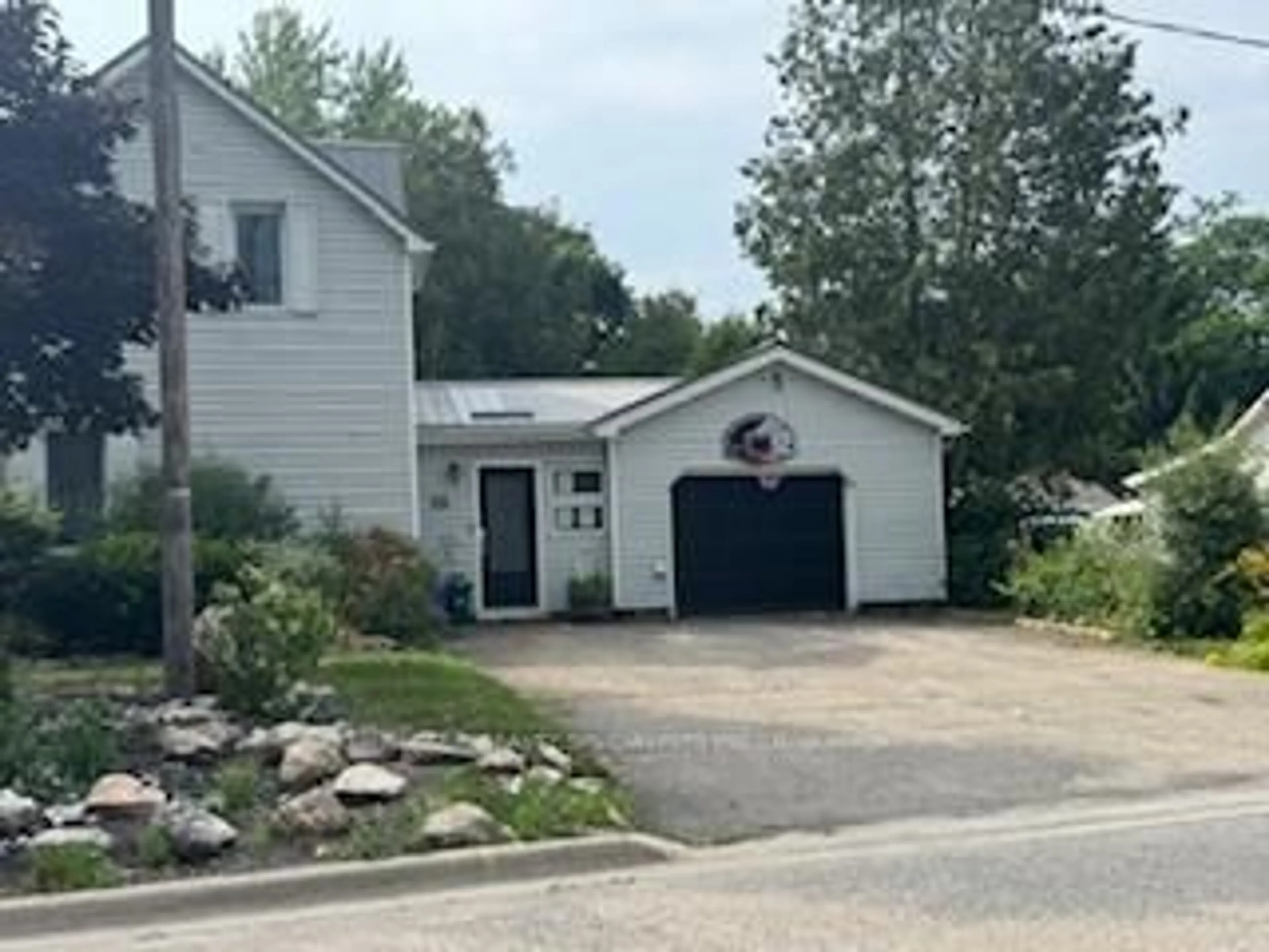 Unknown for 25 Dundas St, Erin Ontario N0B 1T0