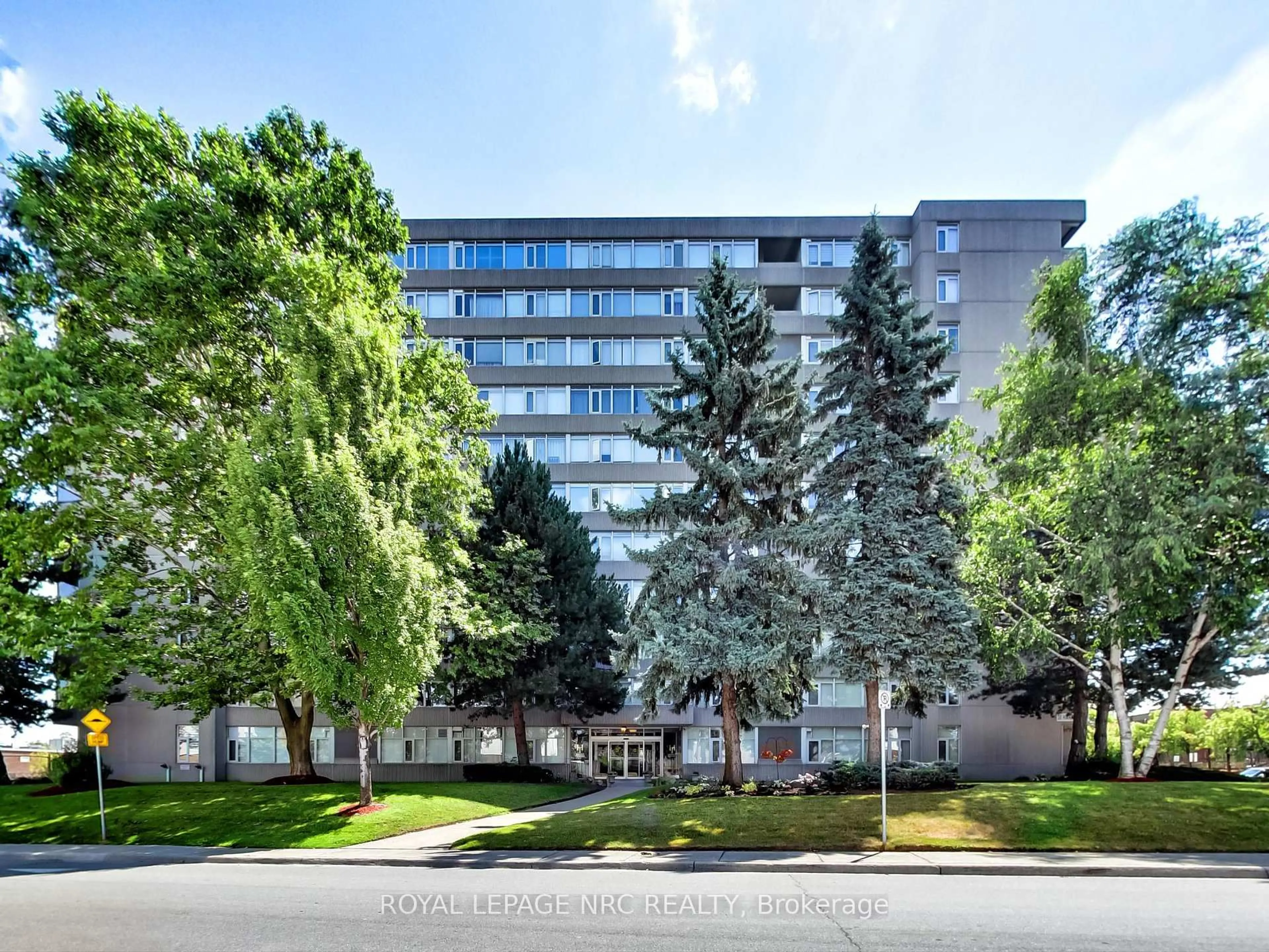 Unknown for 30 Harrisford St #405, Hamilton Ontario L8K 6M9