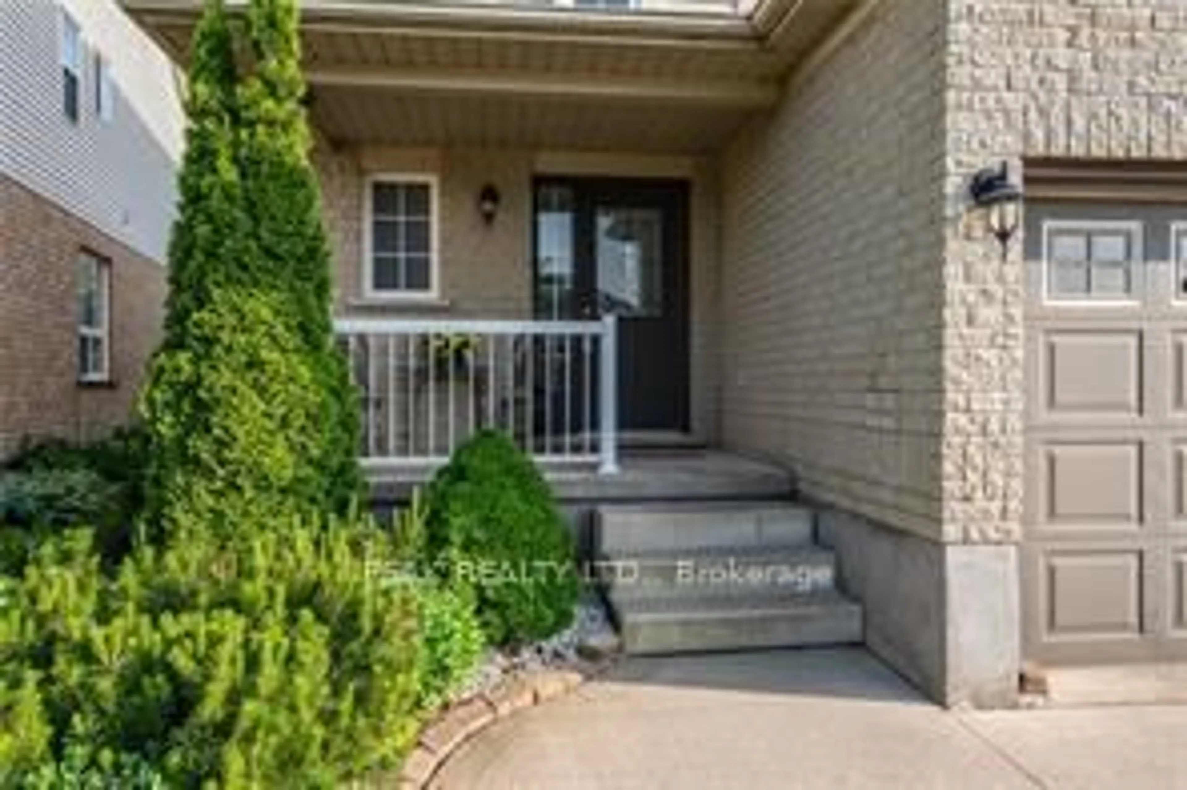 Indoor entryway for 71 Dubrick Cres, Kitchener Ontario N2E 4A7