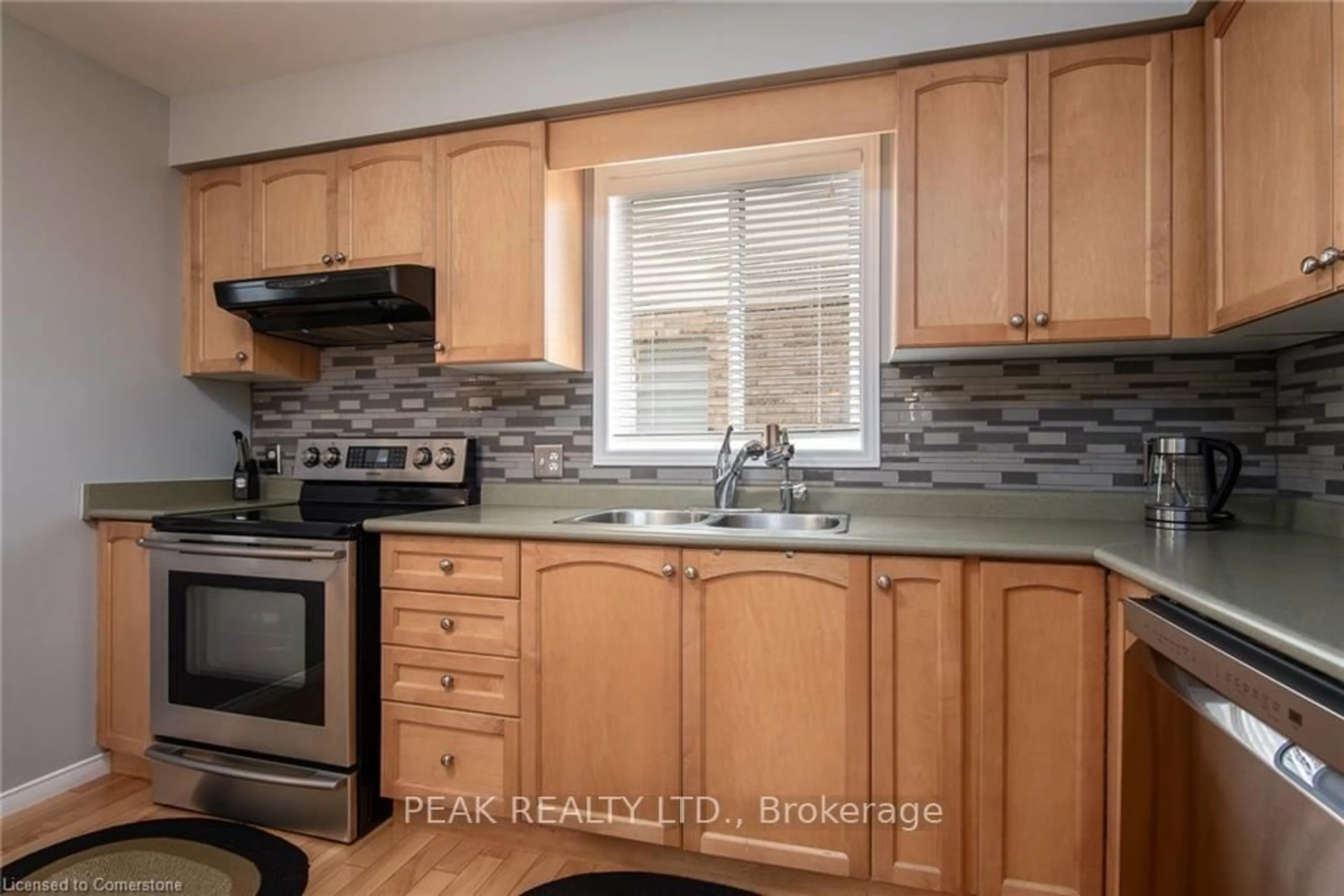 Standard kitchen, unknown for 71 Dubrick Cres, Kitchener Ontario N2E 4A7