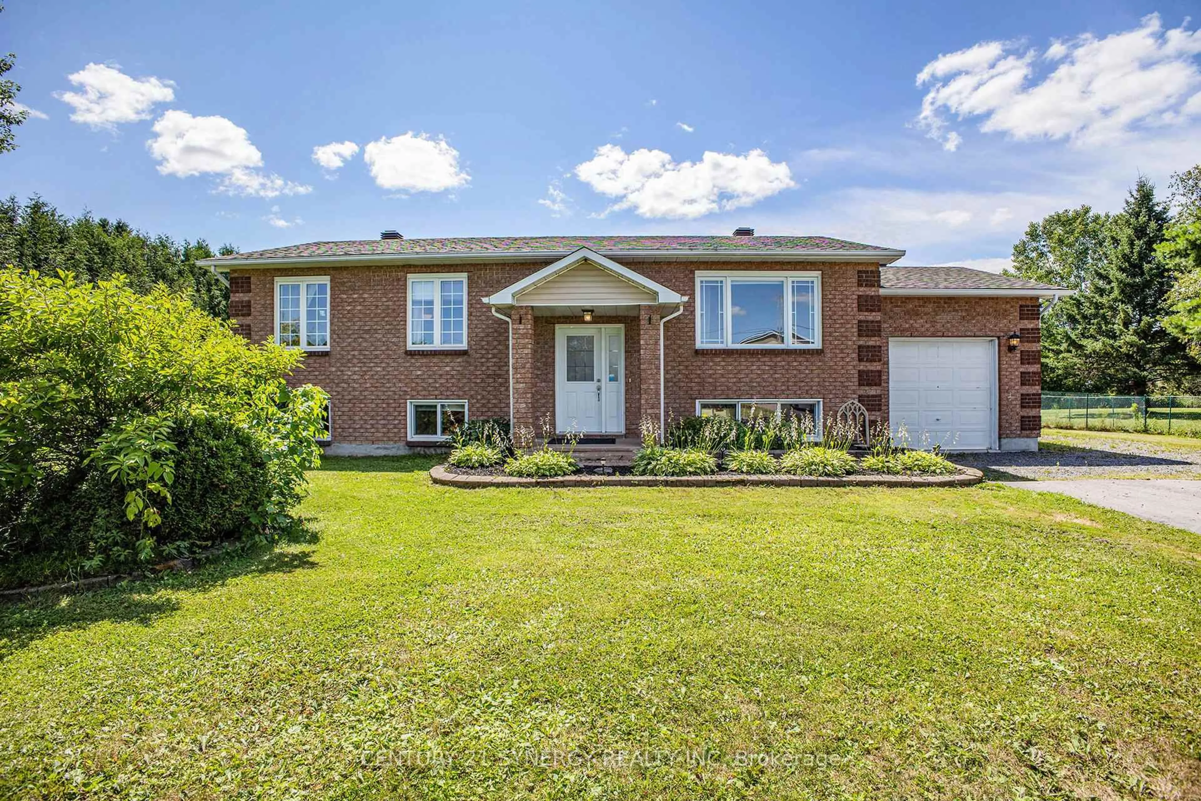 Home with brick exterior material, street for 2938 Gagne Rd, Clarence-Rockland Ontario K0A 2A0