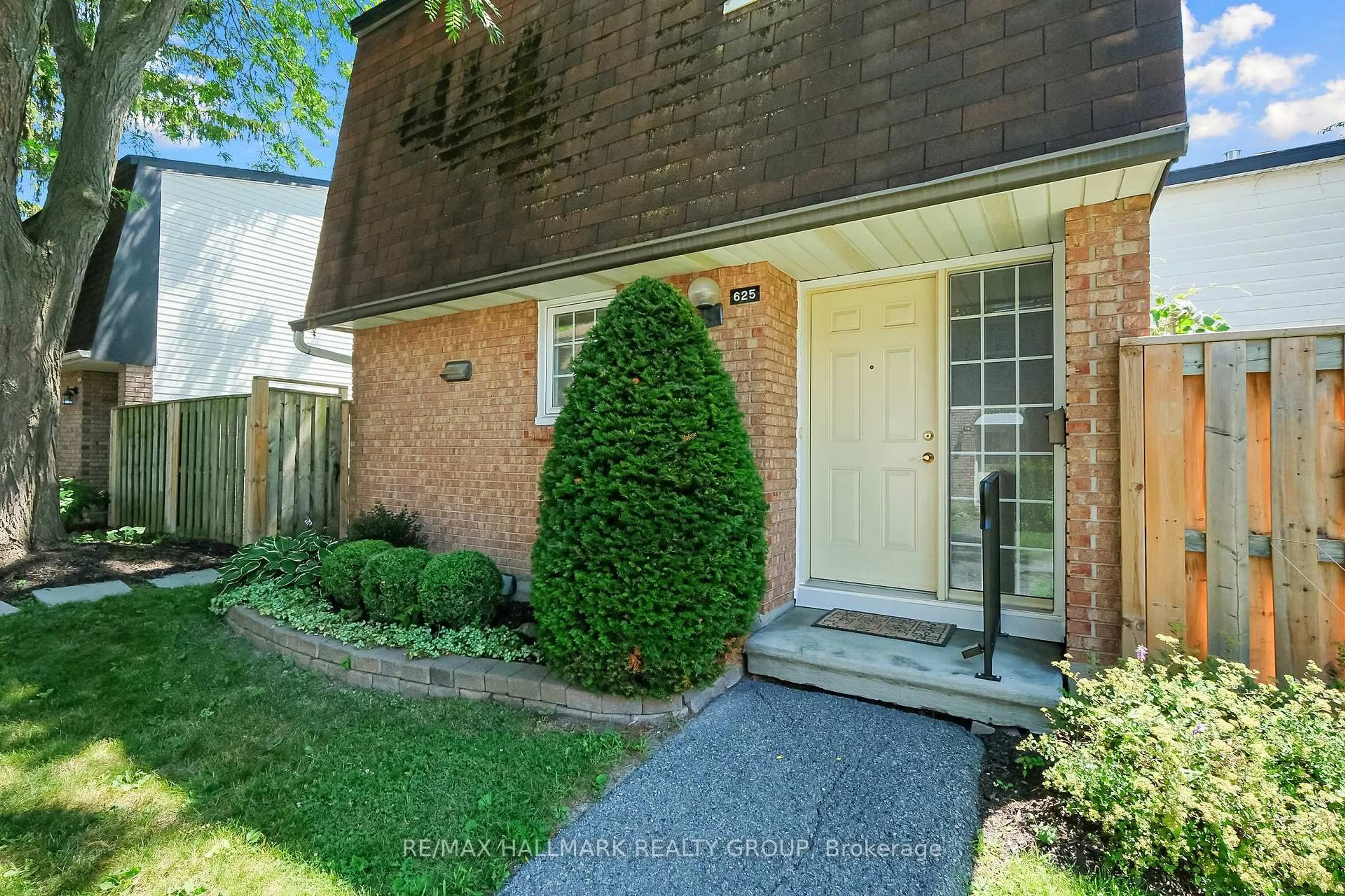 Unknown for 625 Trelawny Private, Ottawa Ontario K2C 3M9
