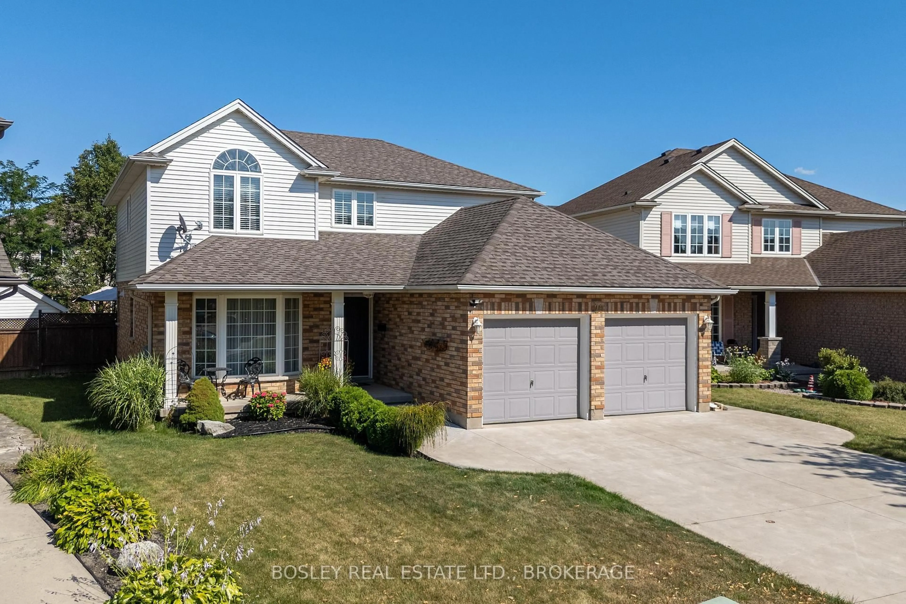 Home with brick exterior material, street for 29 Graves Cres, St. Catharines Ontario L2S 3Z6
