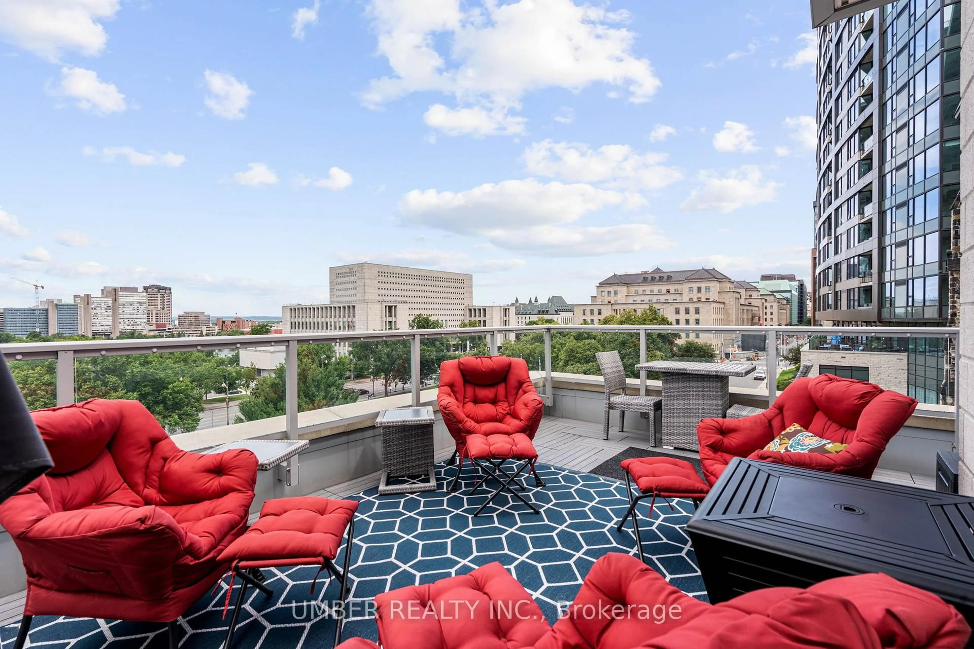 Patio, city buildings view from balcony for 416 Sparks St, Ottawa Ontario K1R 0B2