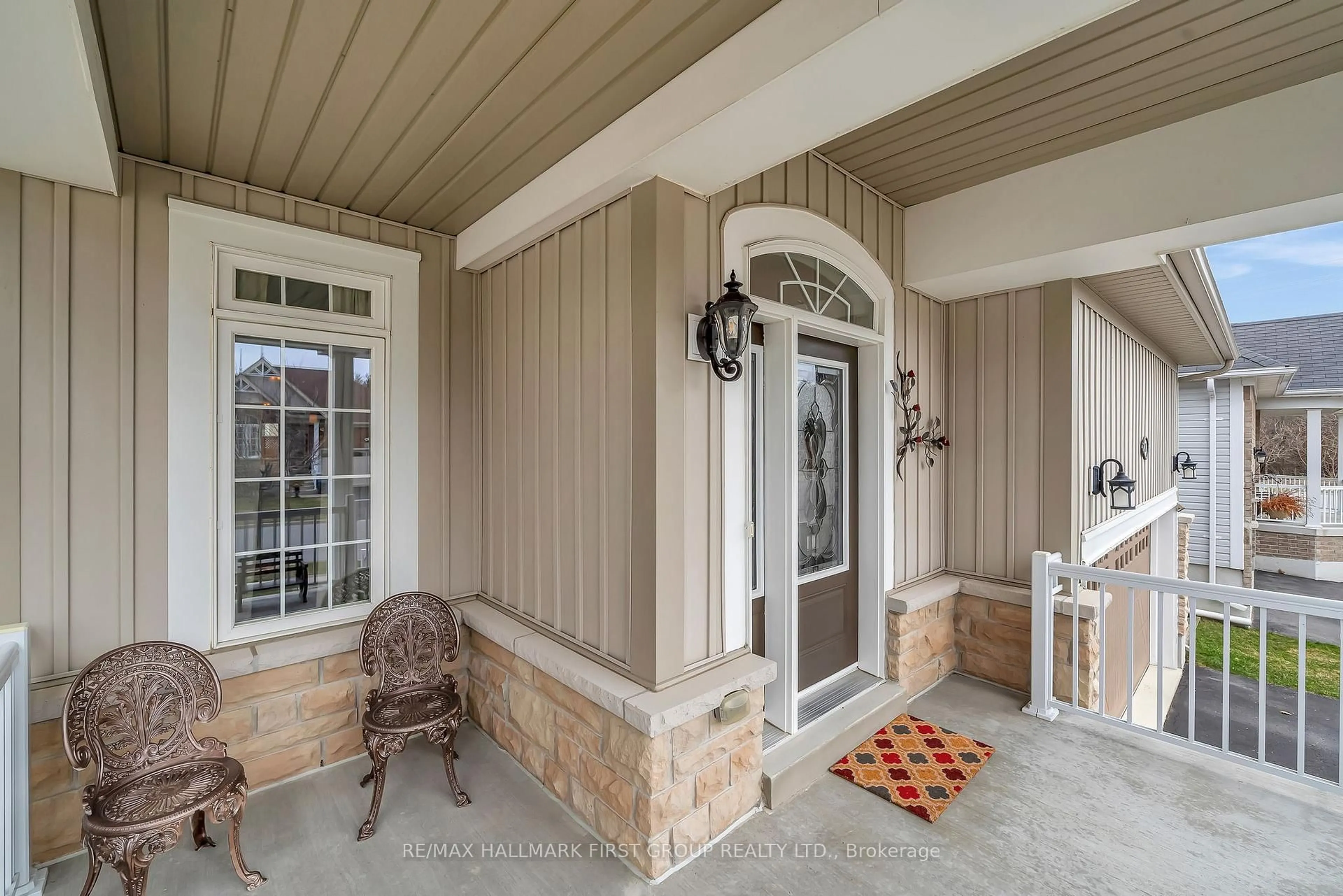 Indoor entryway for 638 Robinson Dr, Cobourg Ontario K9A 0J5
