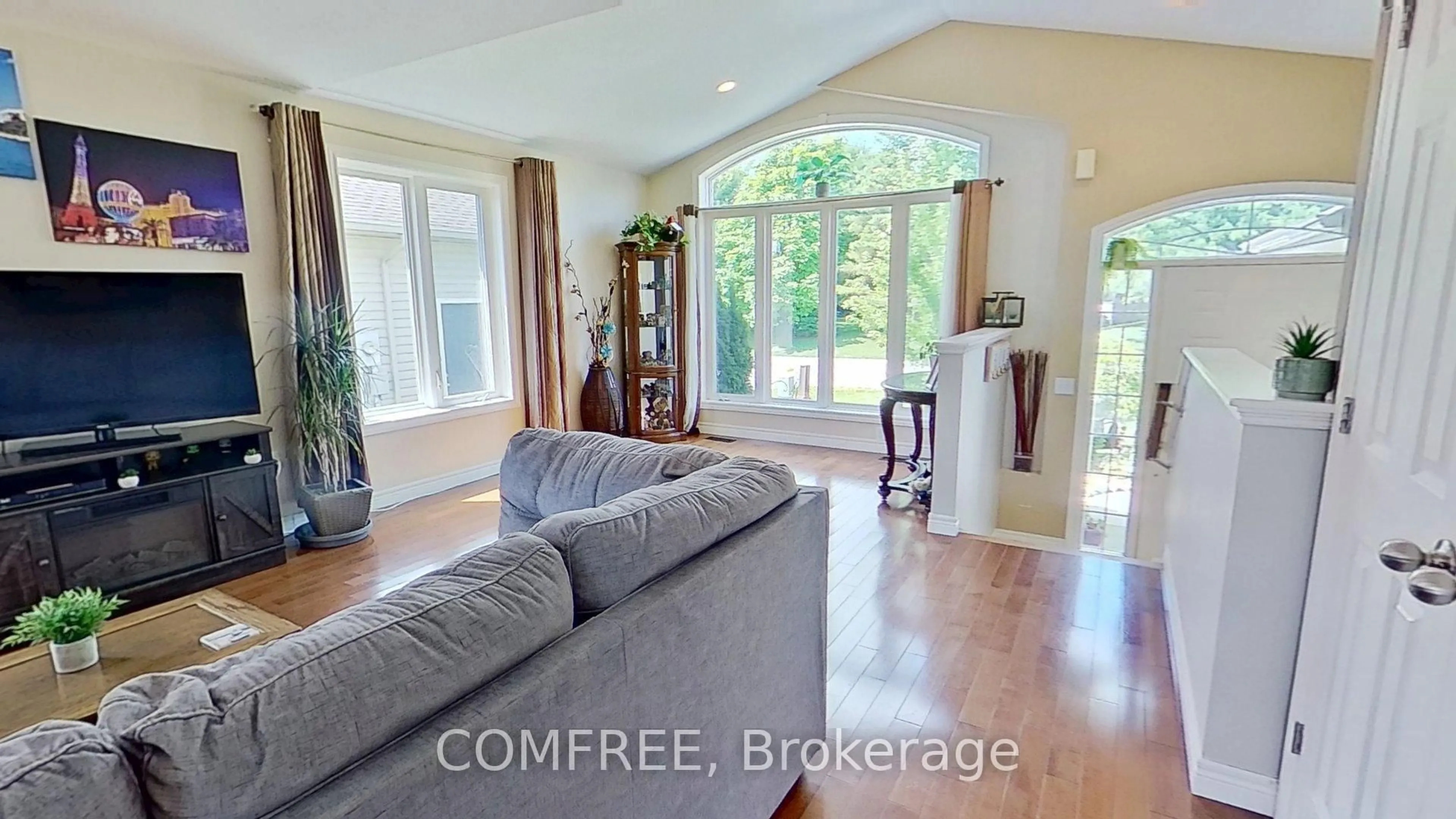 Living room with furniture, unknown for 4012 Edward St, Petrolia Ontario N0N 1R0