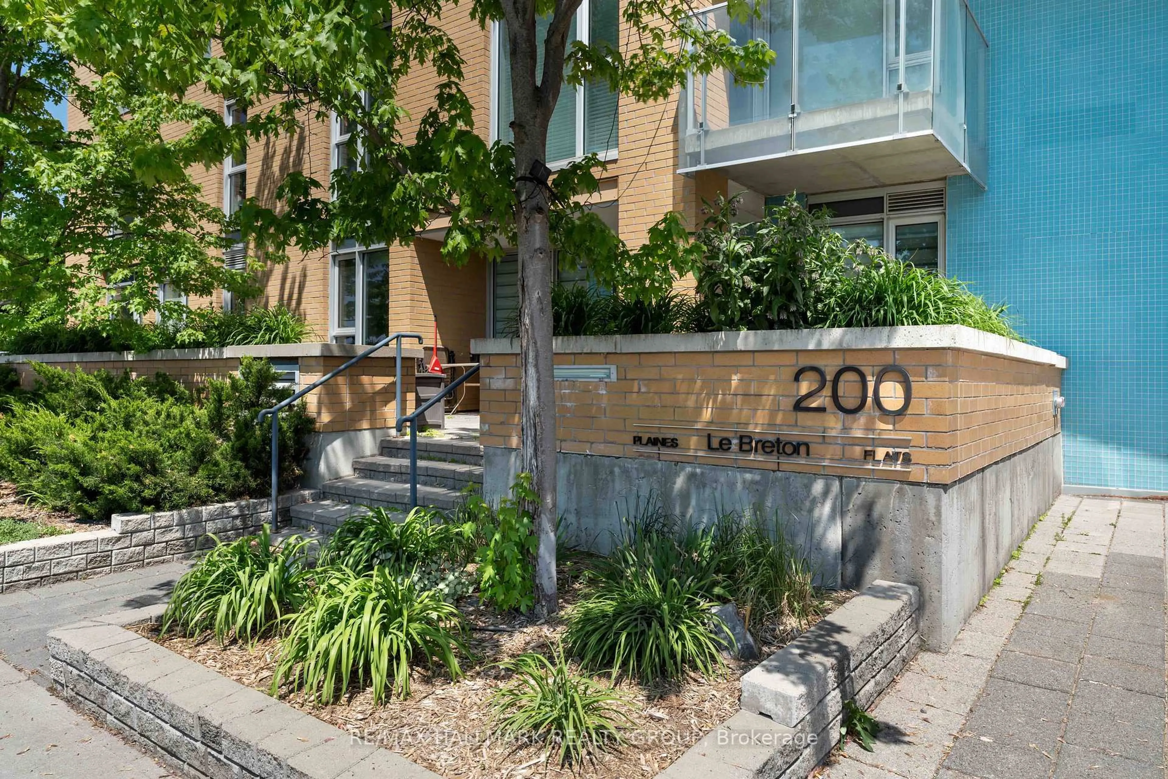 Unknown for 200 Lett St #204, Ottawa Ontario K1R 0A7