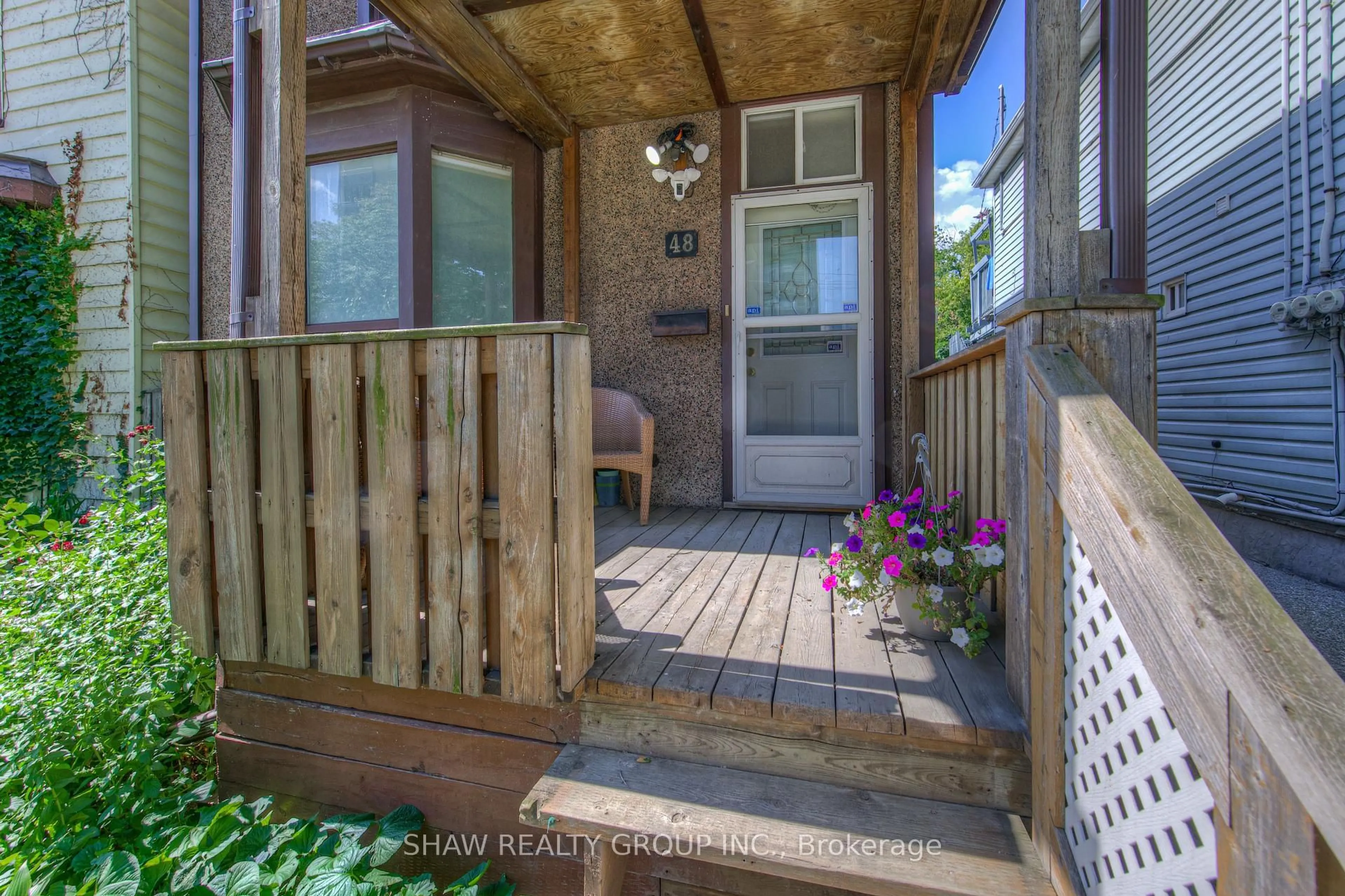 Patio, street for 48 Aikman Ave, Hamilton Ontario L8M 1P7
