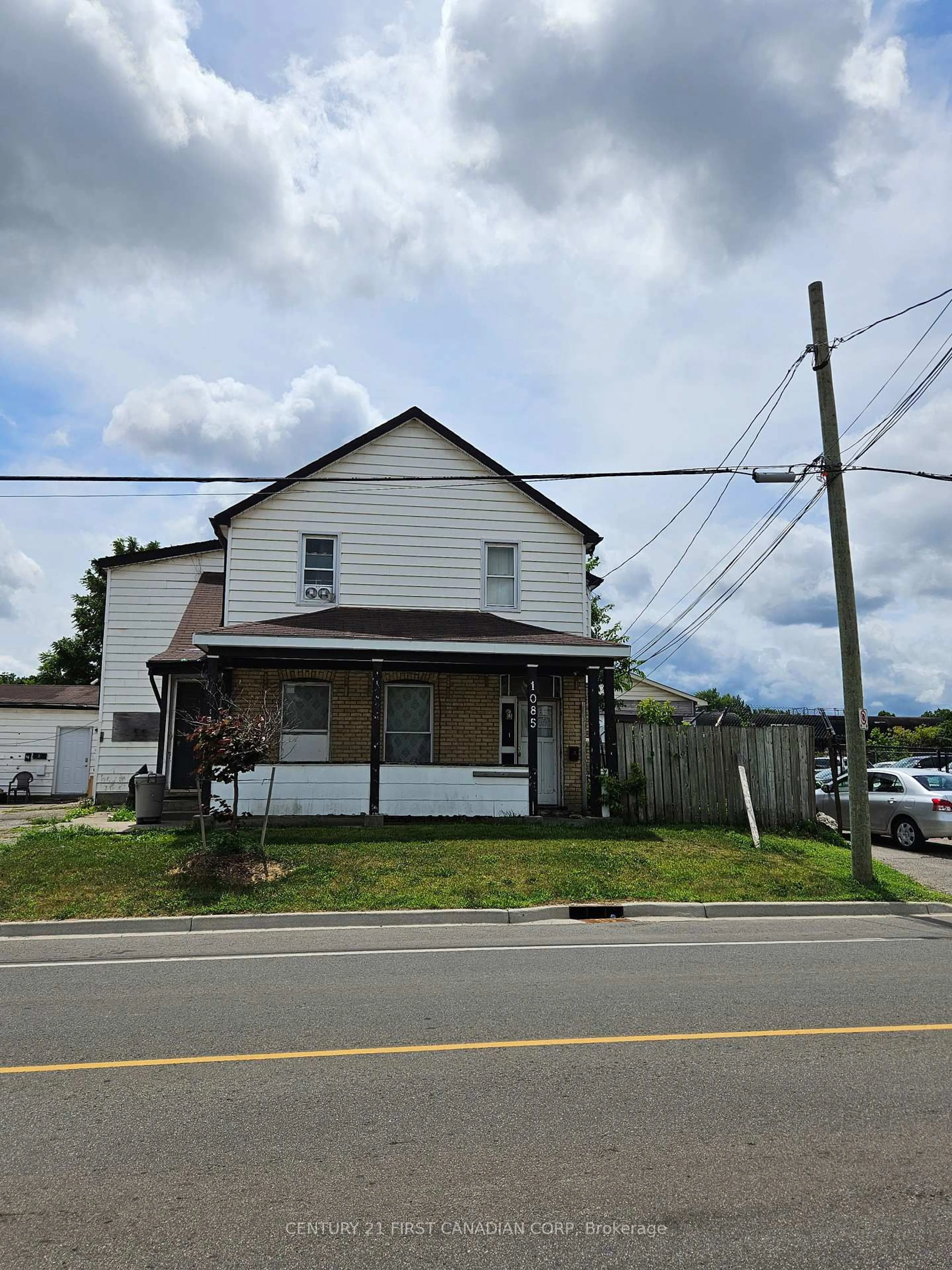 Unknown for 1085 Brydges St, London East Ontario N5W 2B5