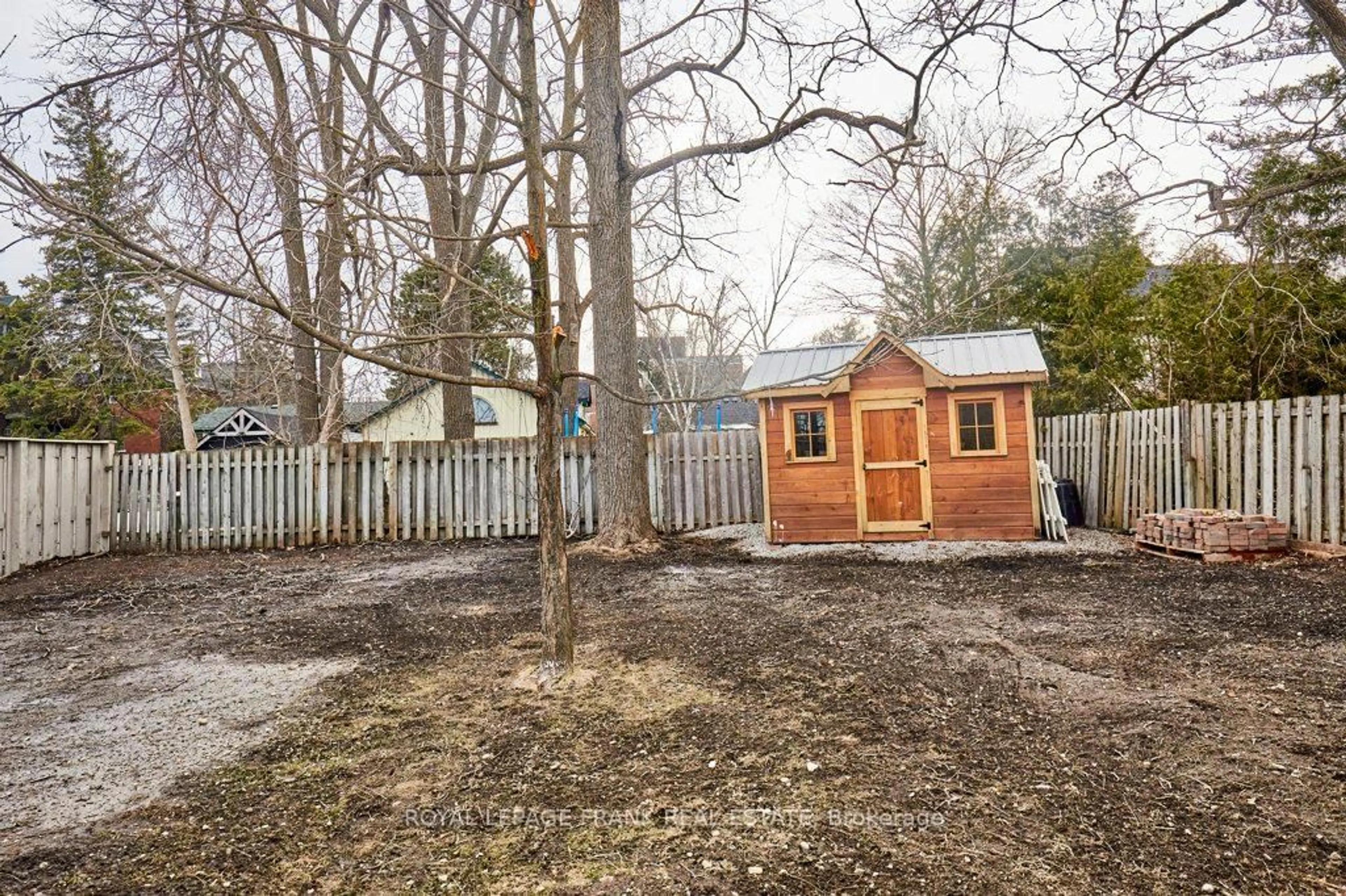 Shed for 7 Adelaide St, Kawartha Lakes Ontario K9V 4K7
