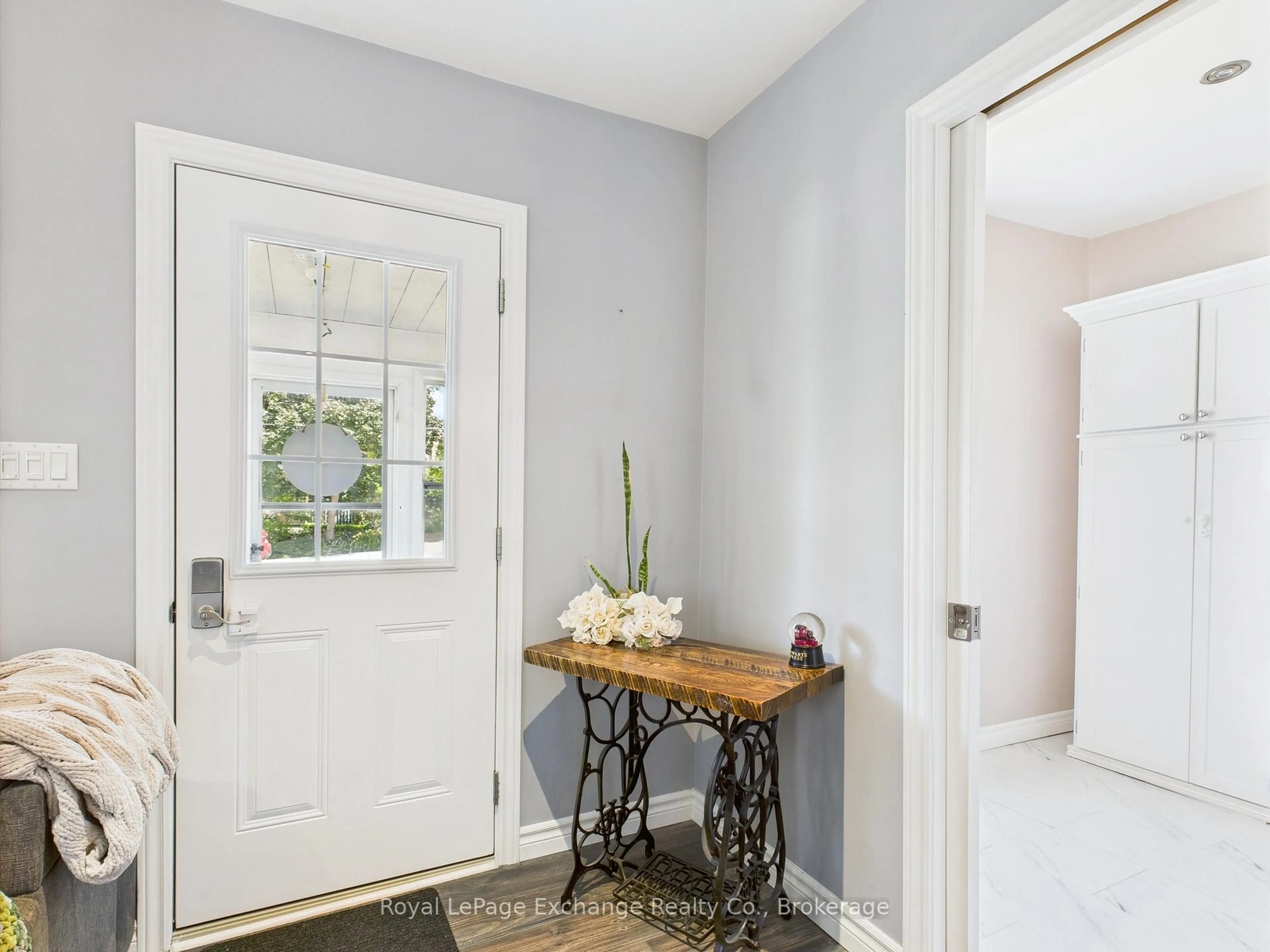 Indoor entryway for 164 Victoria St, North Huron Ontario N0G 2W0