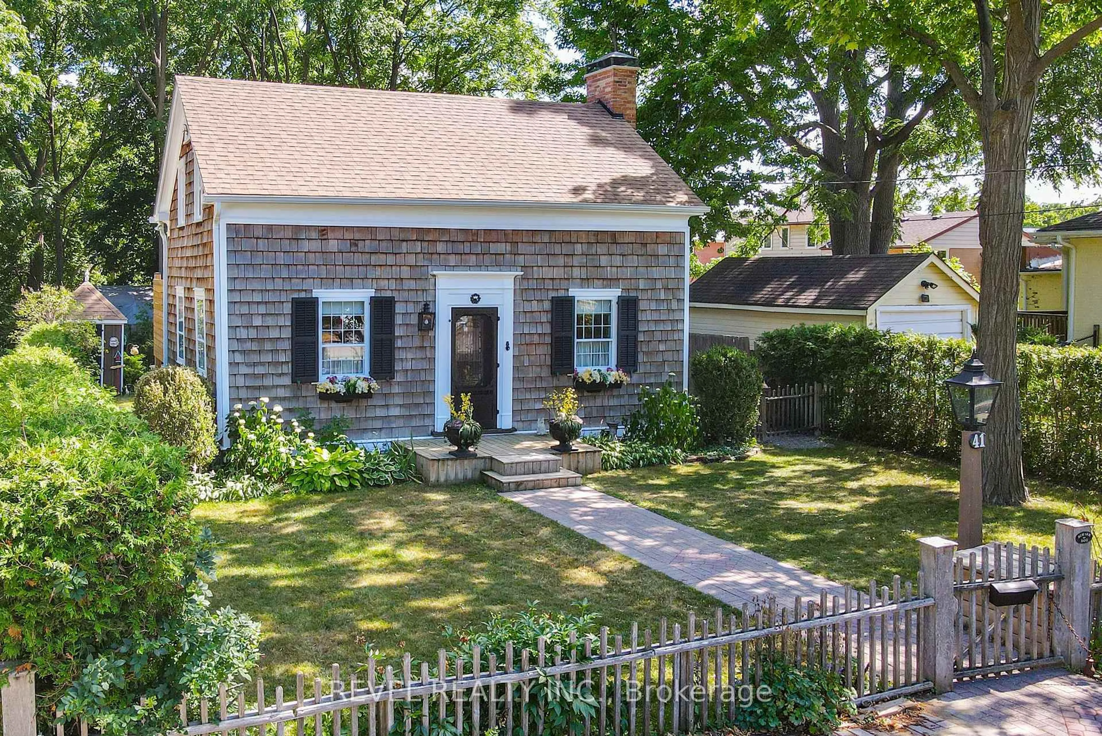 Home with brick exterior material, street for 41 Russell St, Kawartha Lakes Ontario K9V 2A3