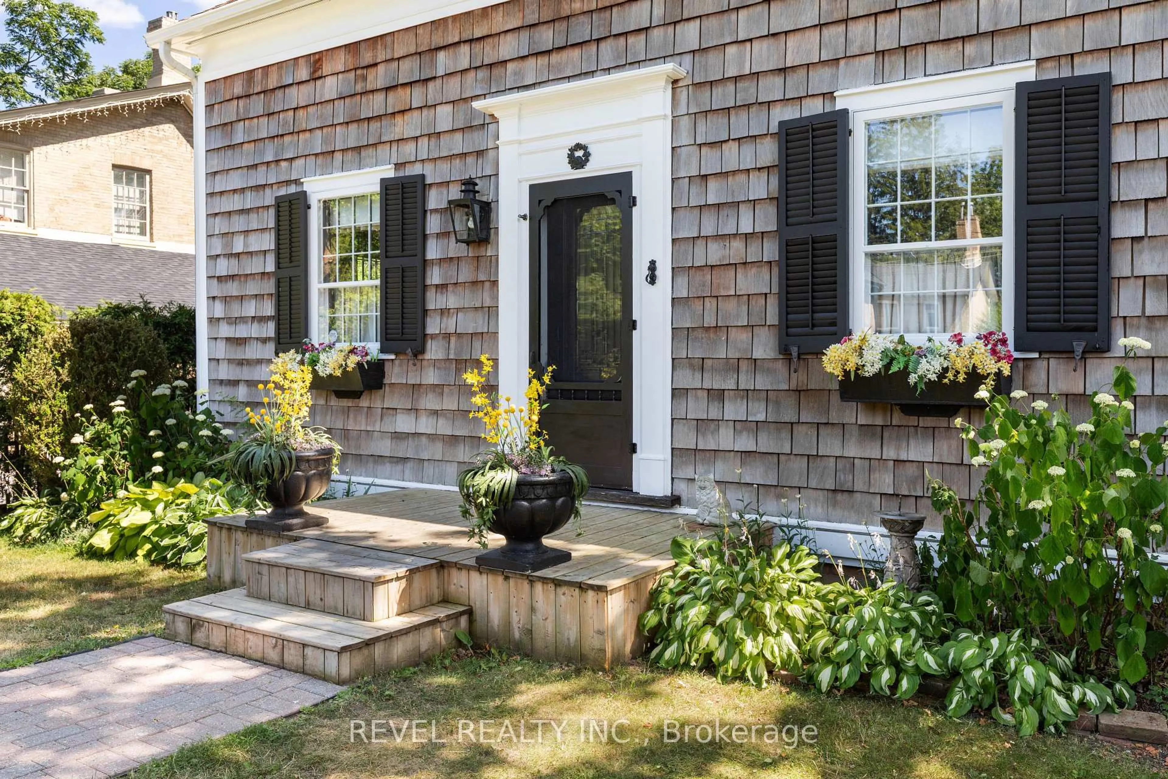Home with brick exterior material, street for 41 Russell St, Kawartha Lakes Ontario K9V 2A3