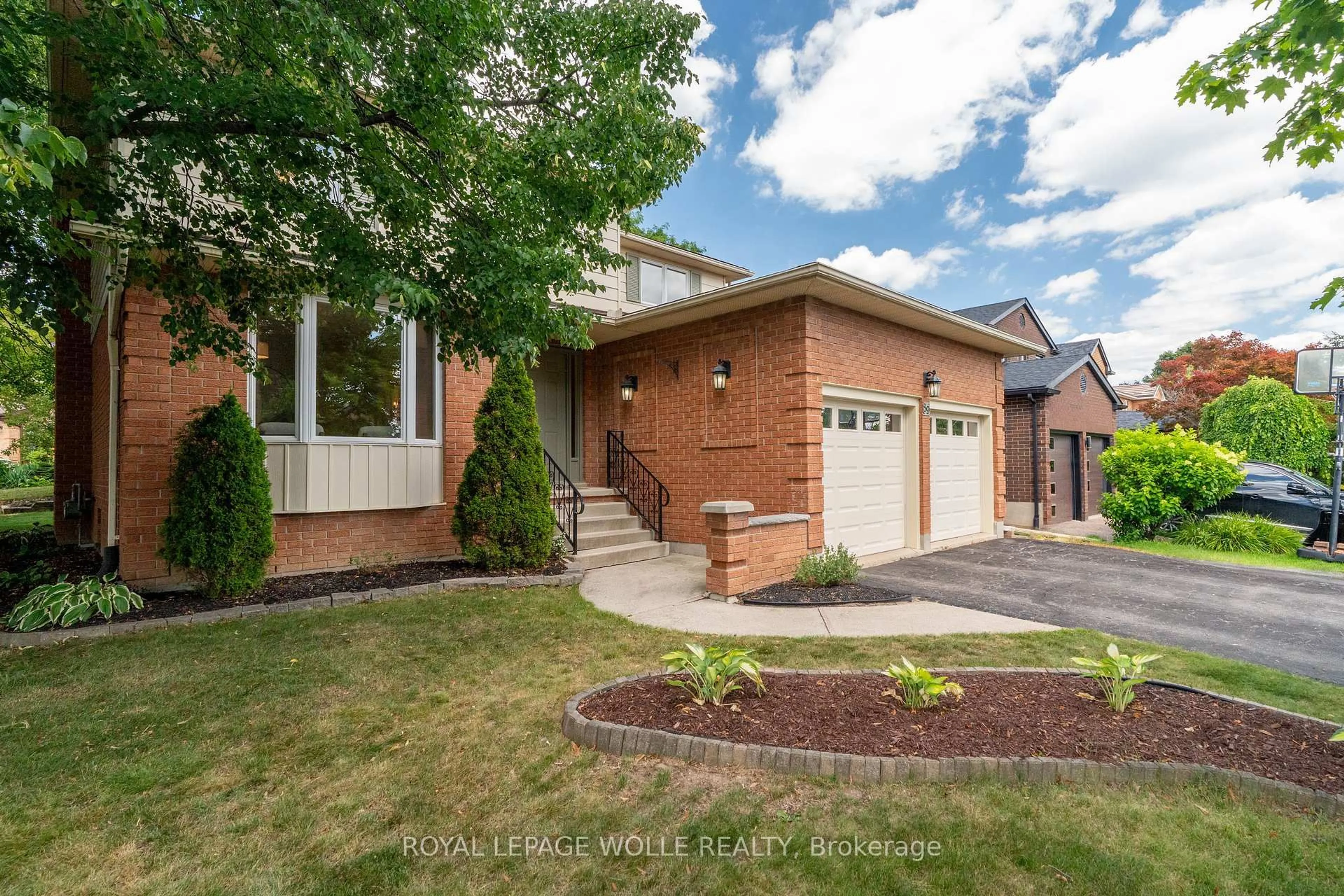 Home with brick exterior material, street for 89 Valley Ridge Cres, Waterloo Ontario N2T 1W9