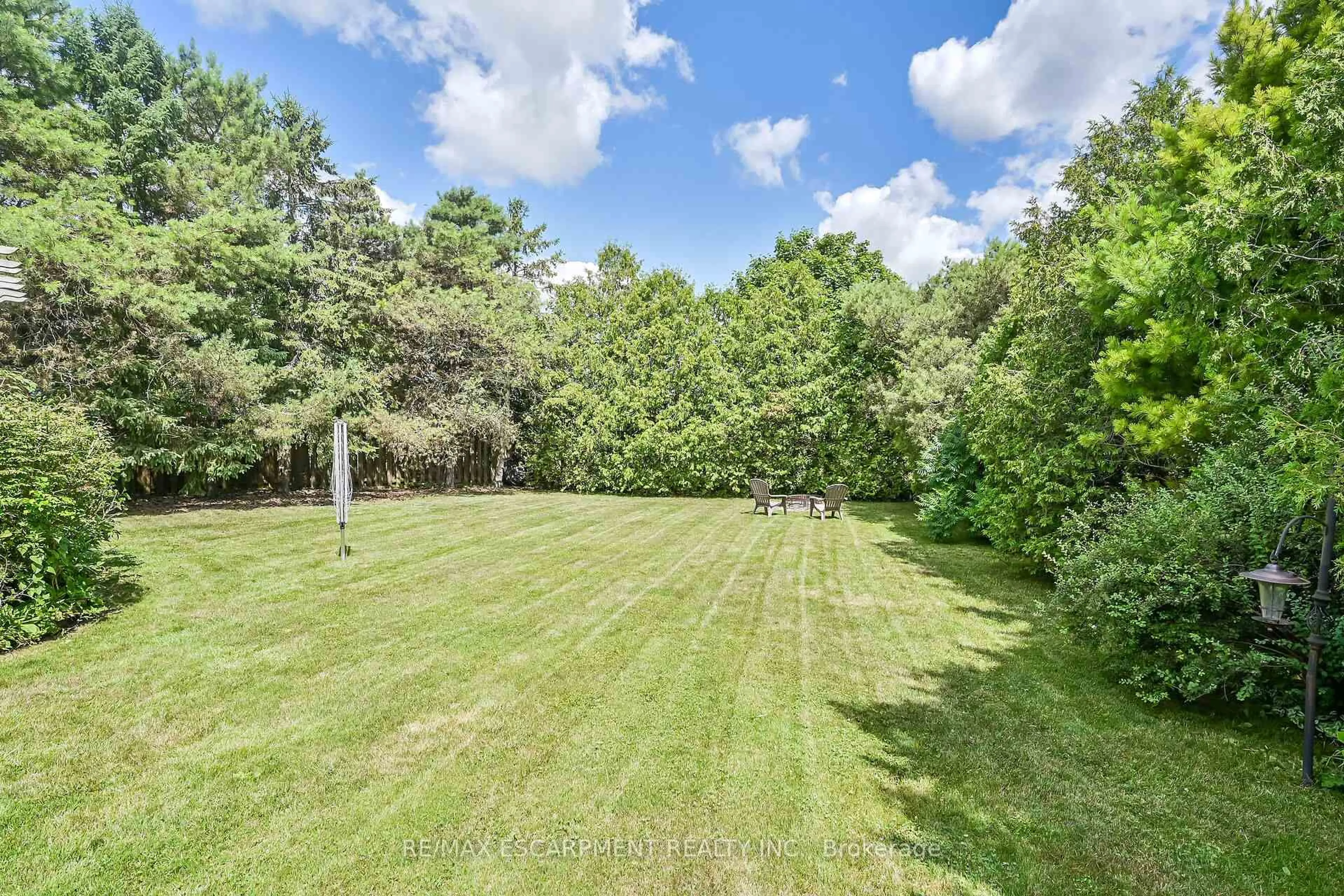 A pic from outside/outdoor area/front of a property/back of a property/a pic from drone, forest/trees view for 33 Marley Cres, Haldimand Ontario N0A 1J0