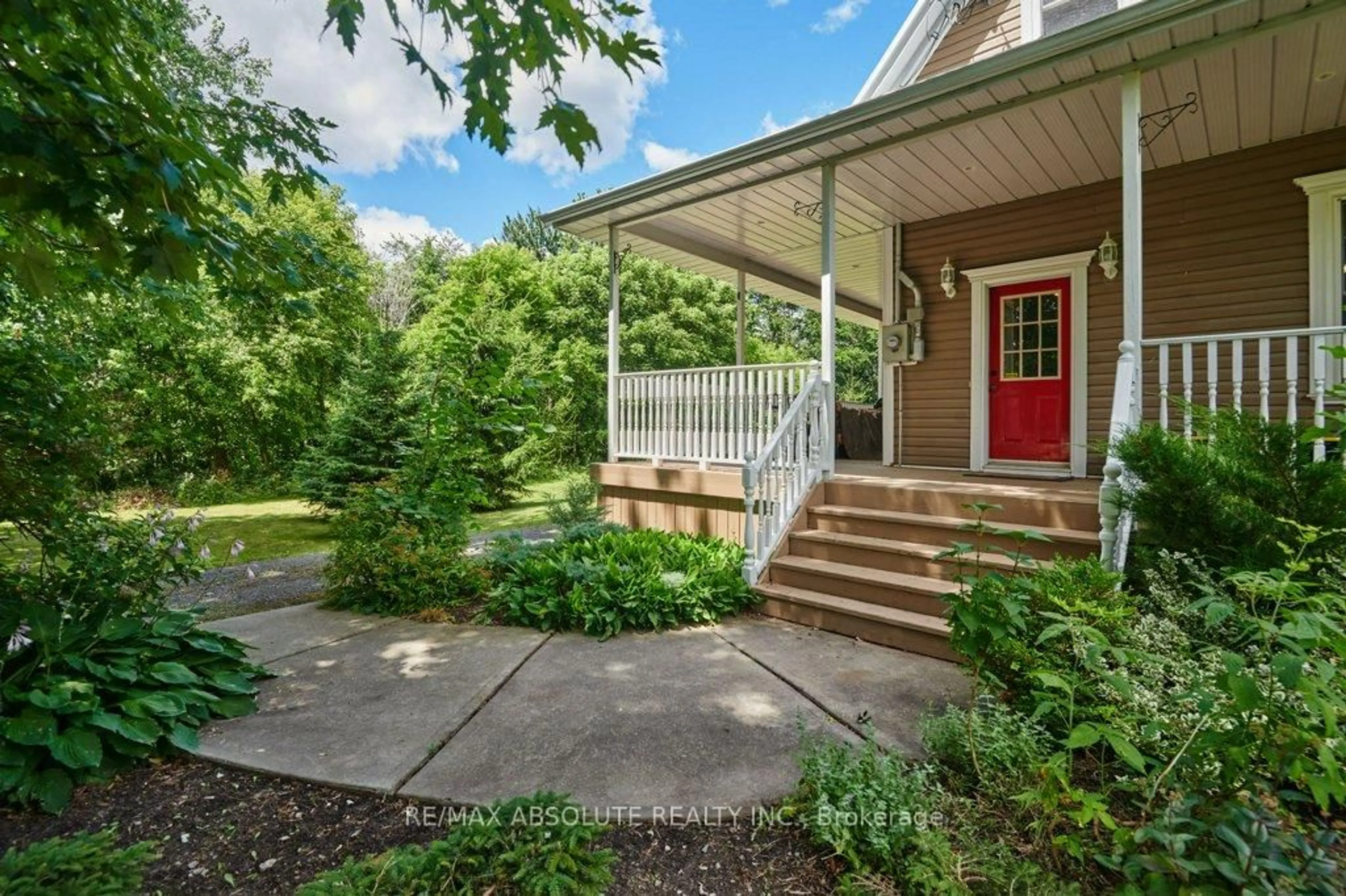 Unknown for 18597 Dundas St, South Glengarry Ontario K0C 1S0