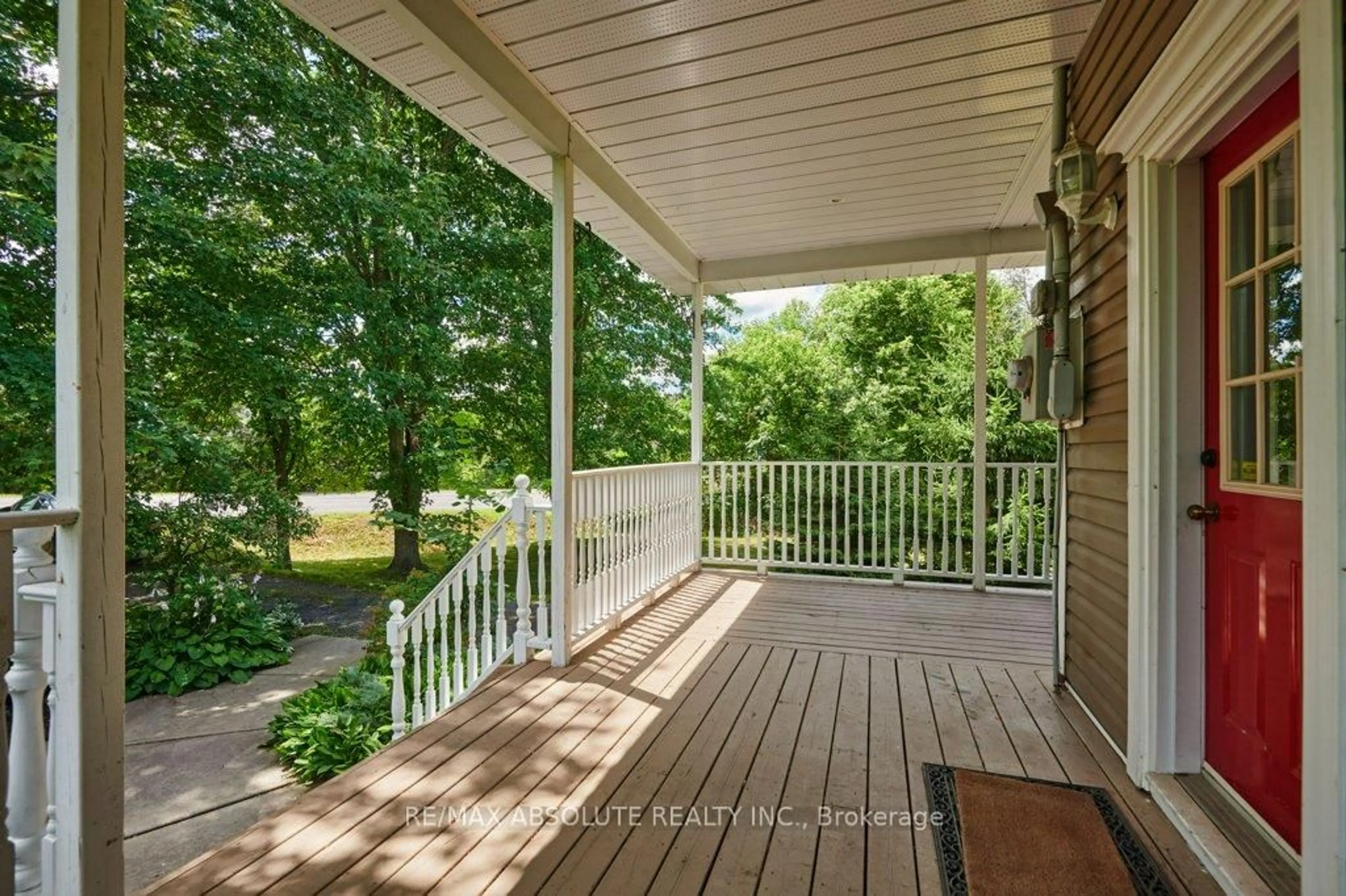 Patio, water/lake/river/ocean view for 18597 Dundas St, South Glengarry Ontario K0C 1S0
