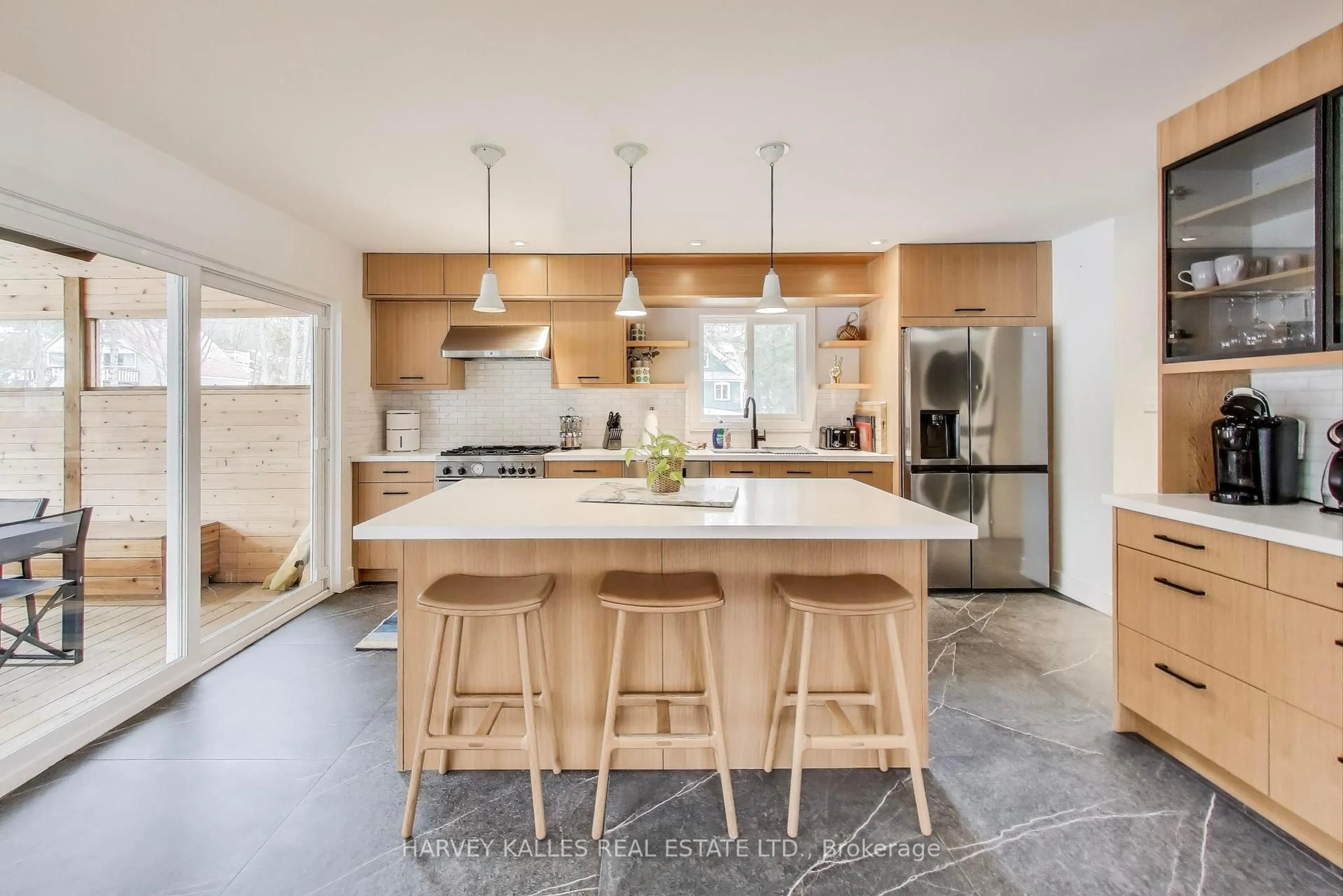Contemporary kitchen, ceramic/tile floor for 1002 Chippawa Ave, Gravenhurst Ontario P1P 1R1